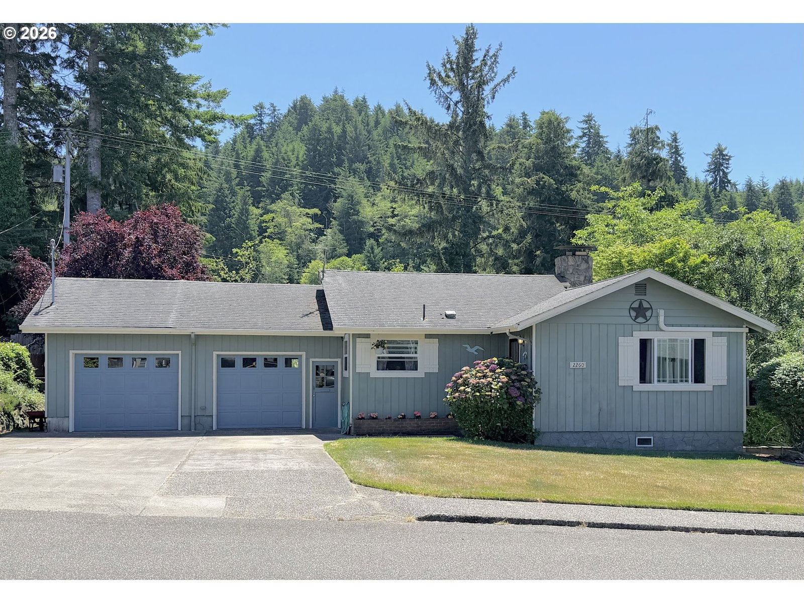 Listing photo 1 of 6