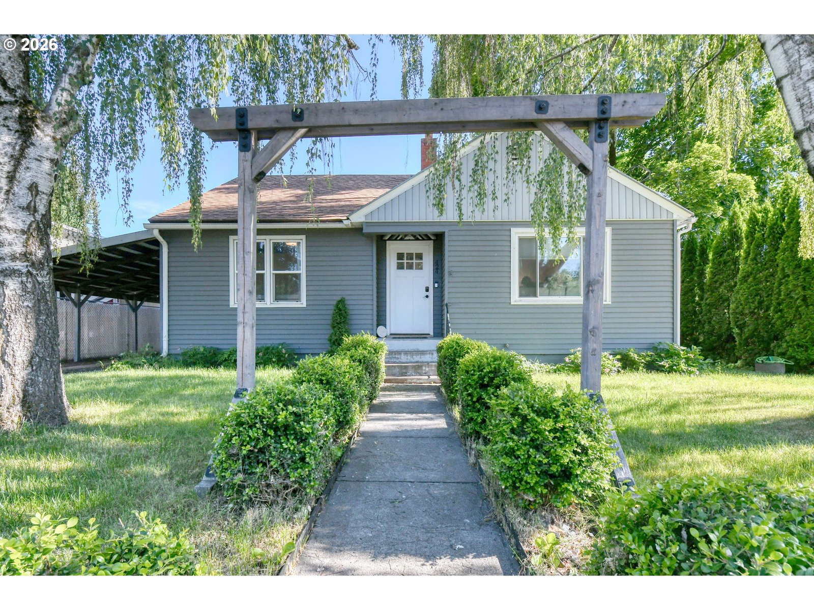 Listing photo 1 of 6