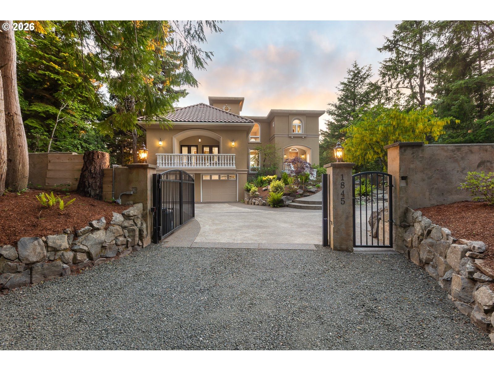 Listing photo 1 of 6