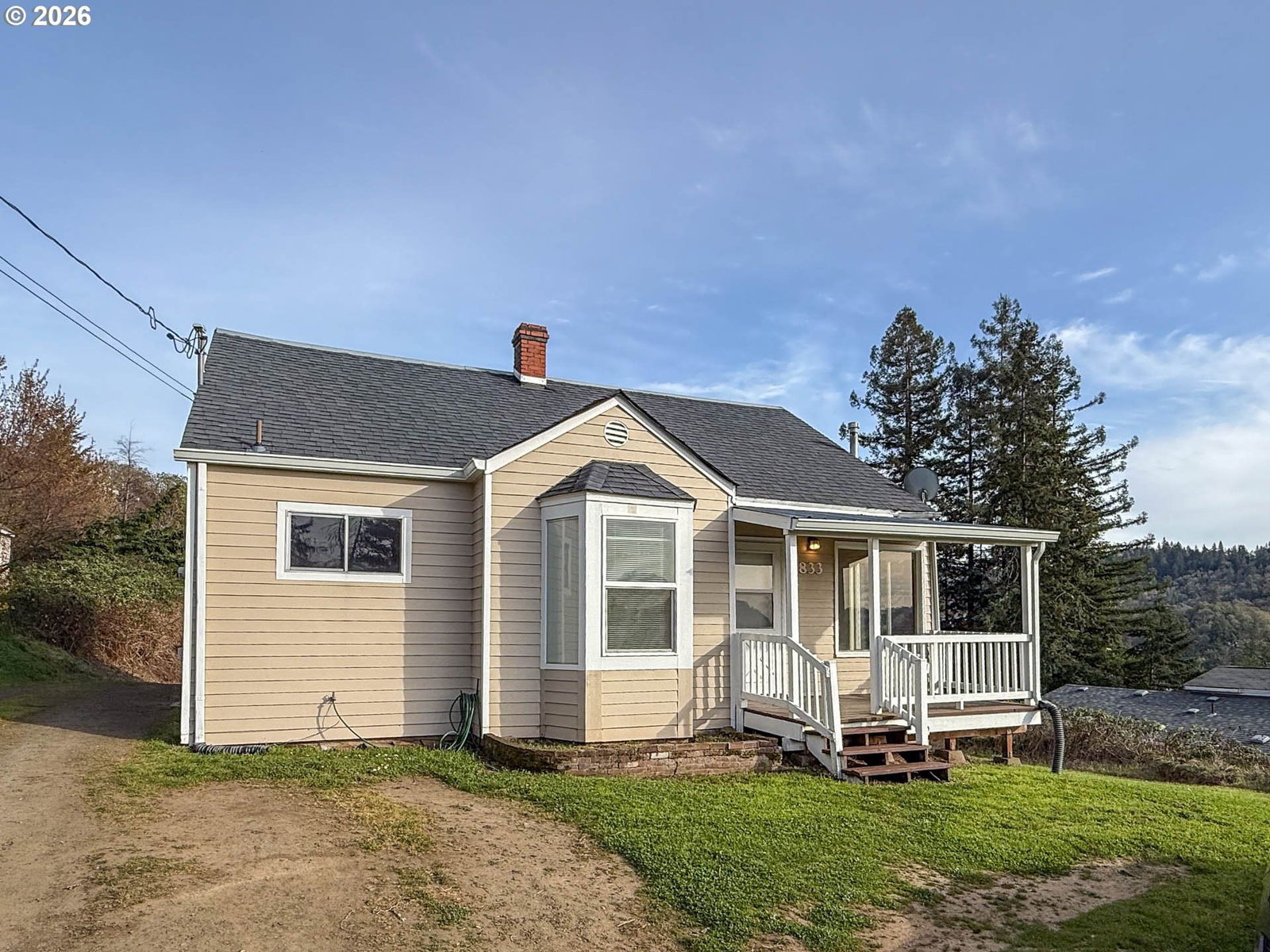 Primary listing photo, 833 NE JACKSON ST, Roseburg, OR, 97470