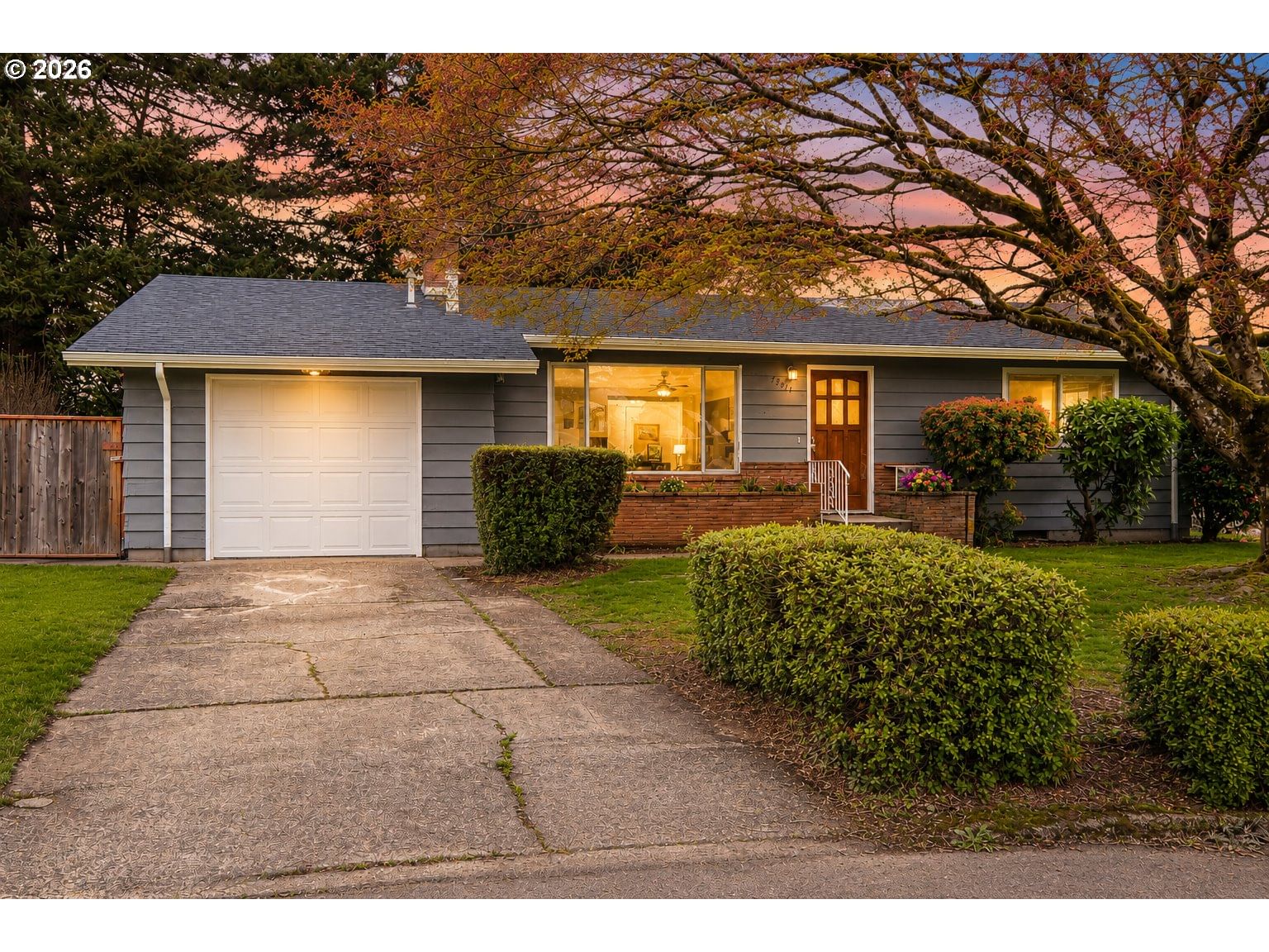 Listing photo 1 of 6