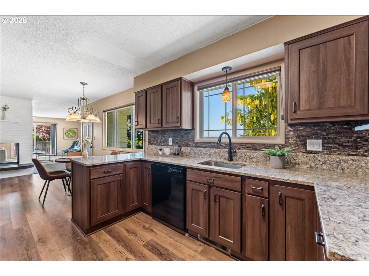 Listing photo 4 of 48, 10100 SE WALNUT DR, Happy Valley, OR, 97086