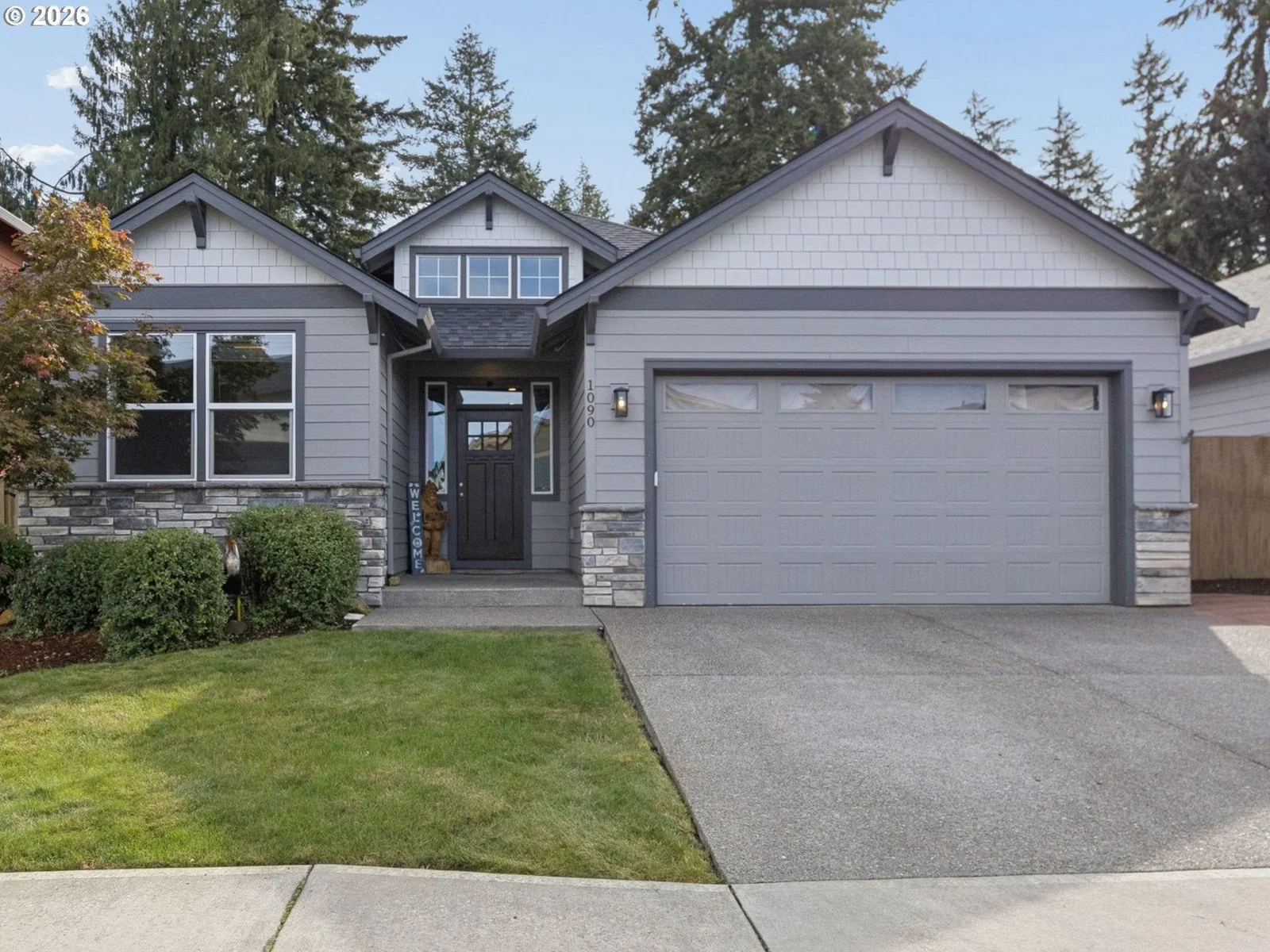 1090 NE REGAN HILL LOOP