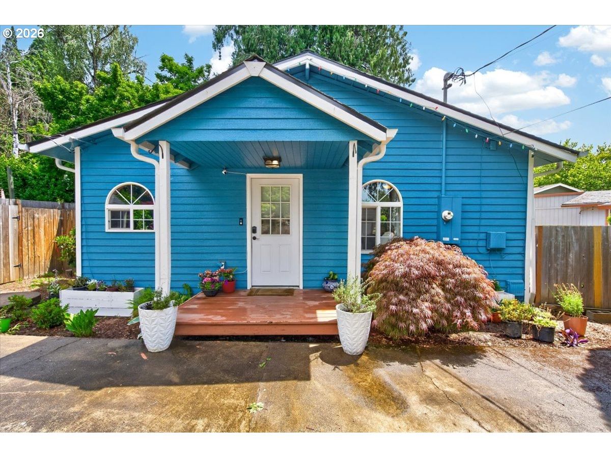 Listing photo 1 of 6