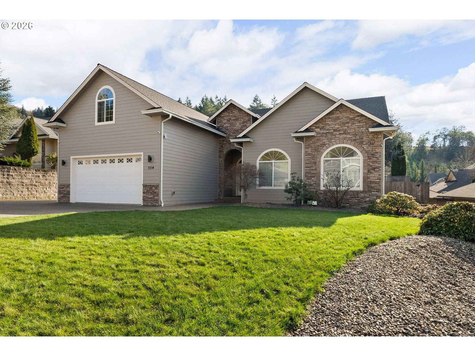 Primary listing photo, 554 OAK VALLEY LOOP, Winchester, OR, 97495