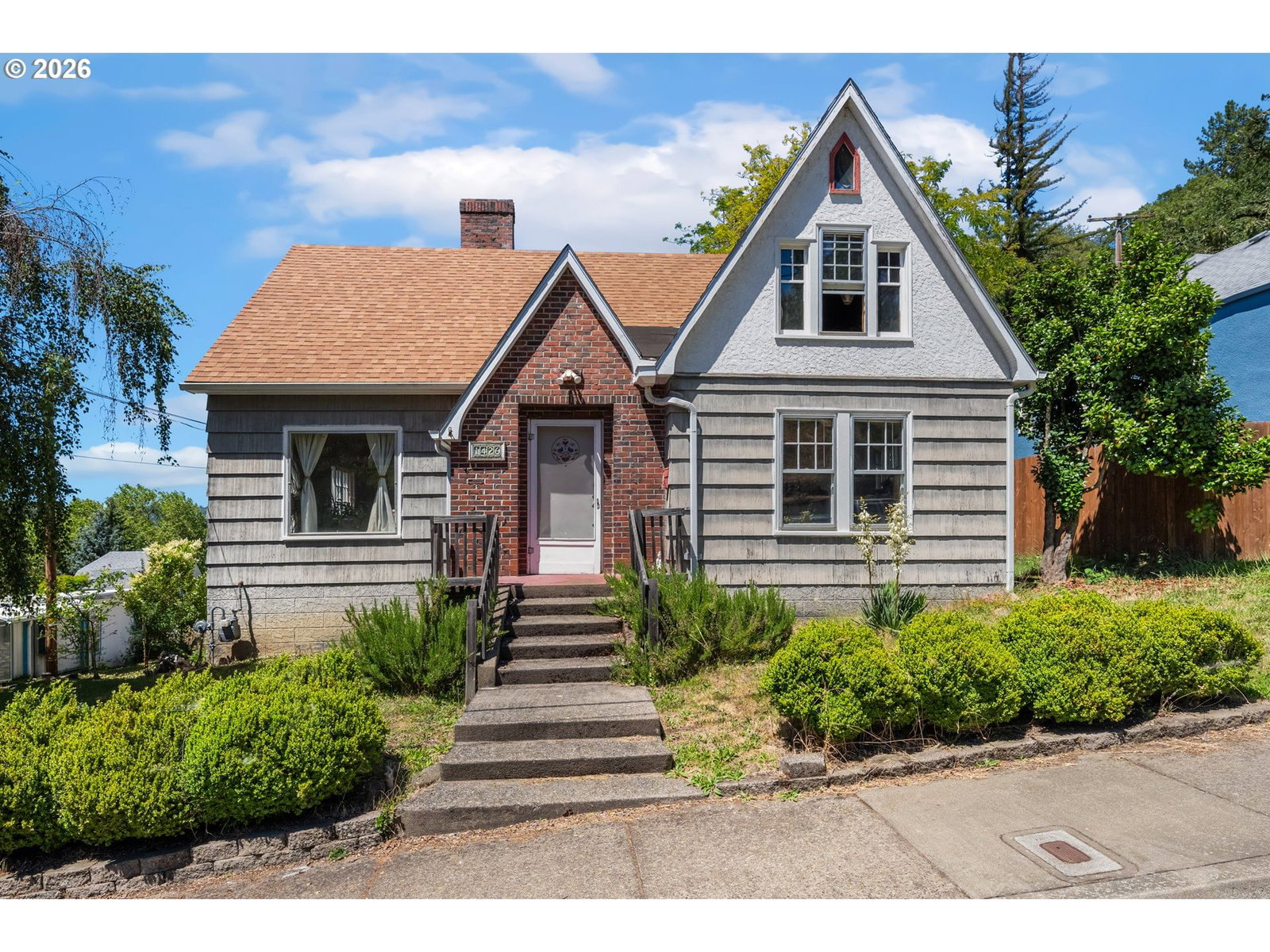 Listing photo 1 of 6