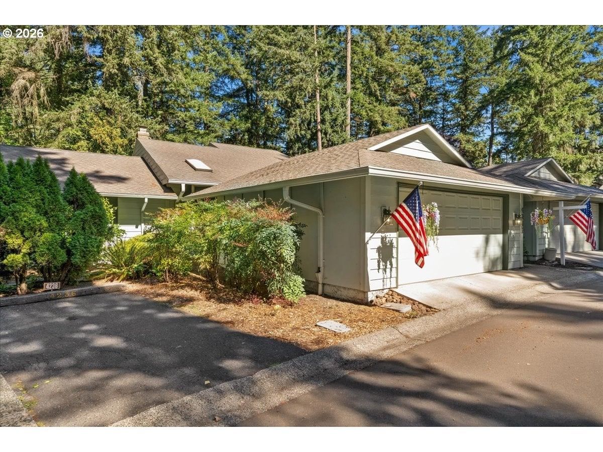 4238 WOODSIDE CIR