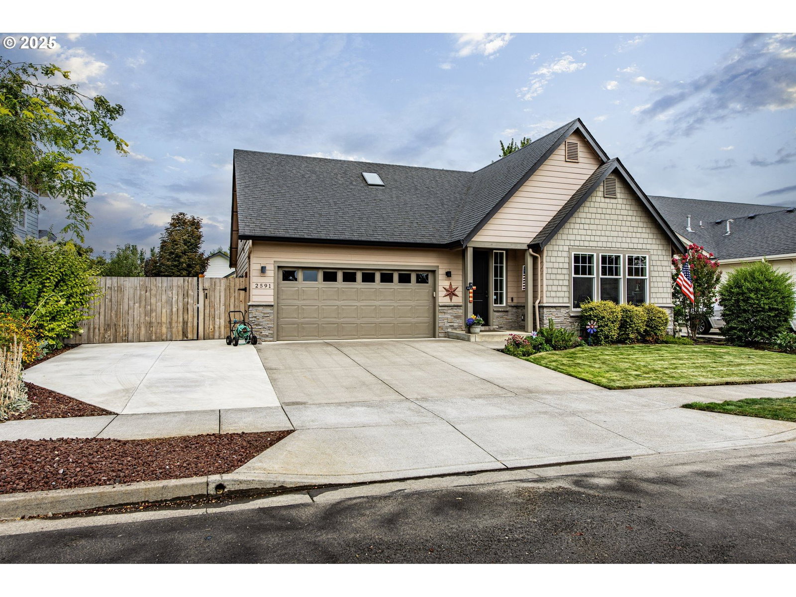 Primary listing photo, 2591 16TH ST, Springfield, OR, 97477