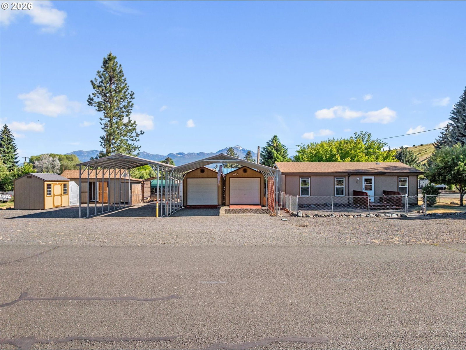 Listing photo 1 of 6