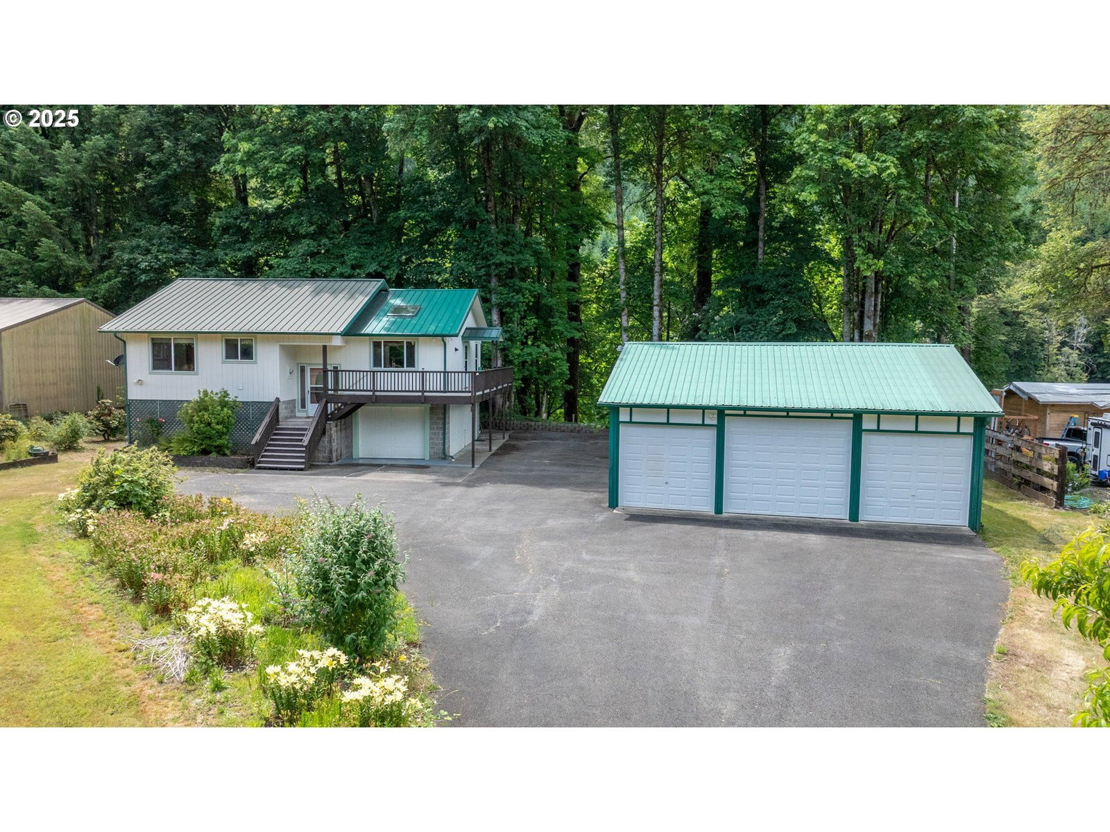 Primary listing photo, 415 BURCHARD DR, Scottsburg, OR, 97473