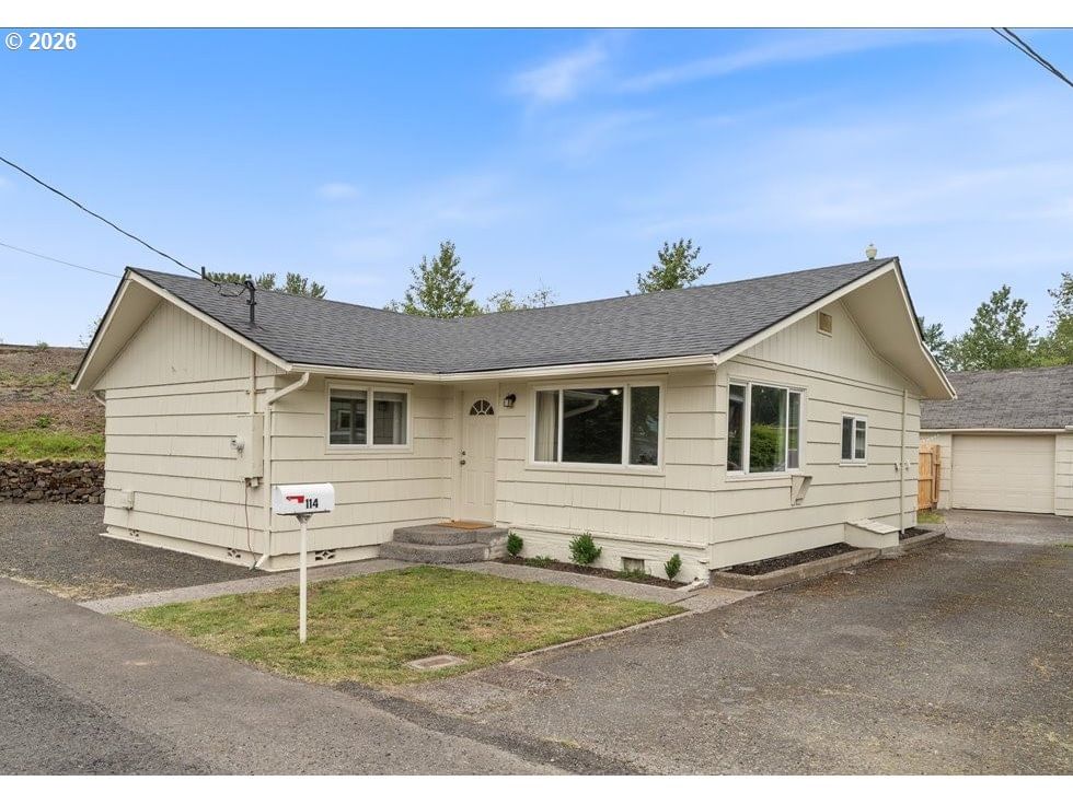 Primary listing photo, 114 CHERRY ST NW, Castle Rock, WA, 98611