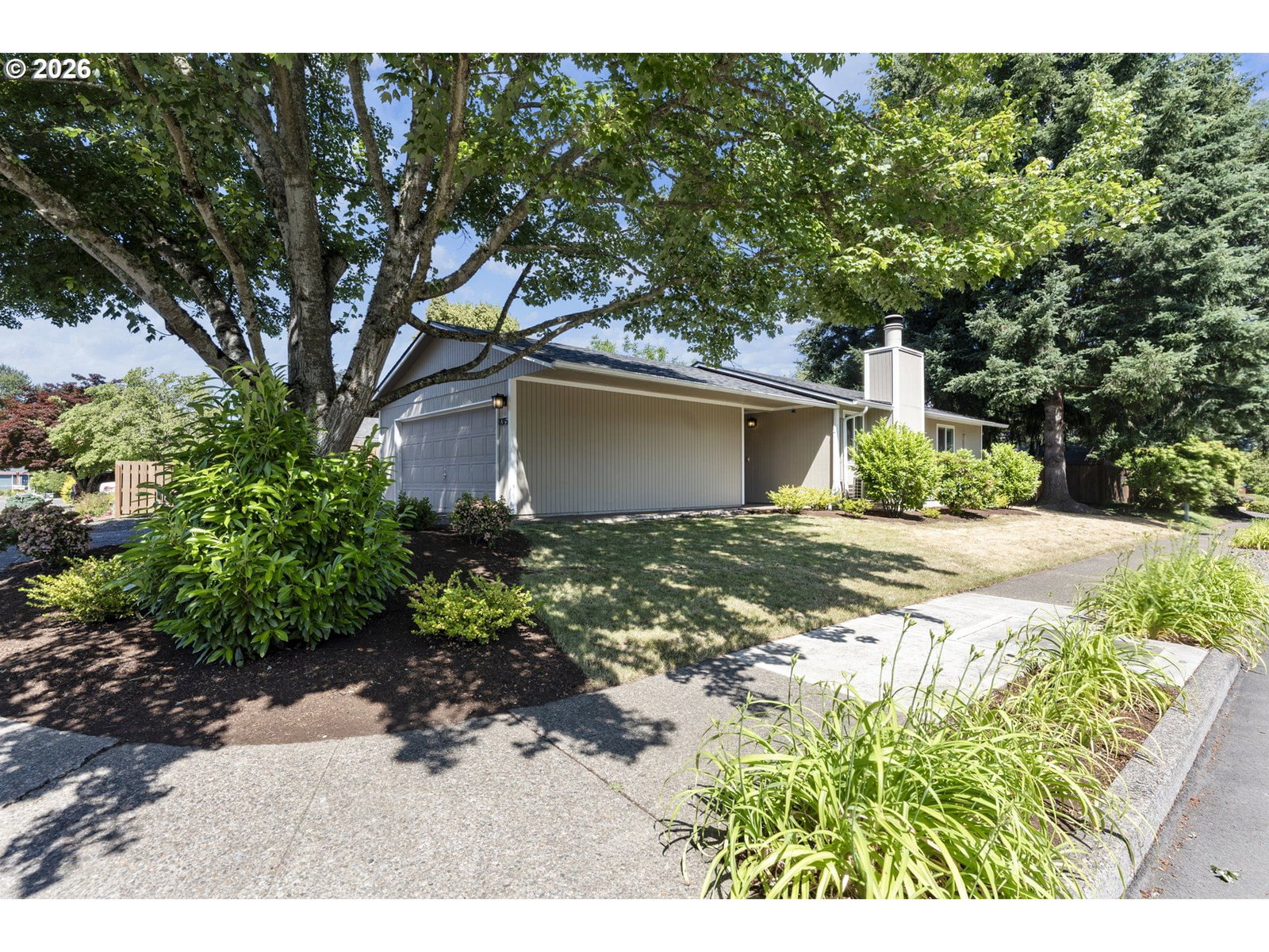 Listing photo 1 of 6