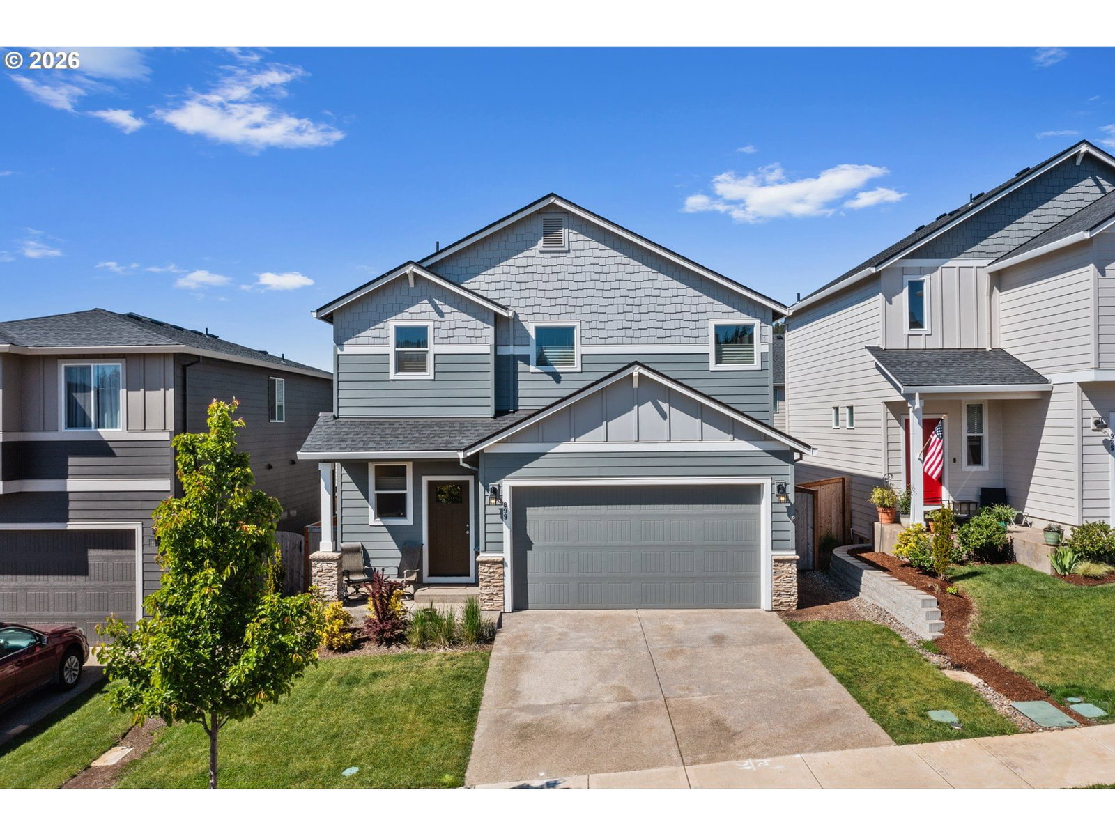 899 NE TRILLIUM DR