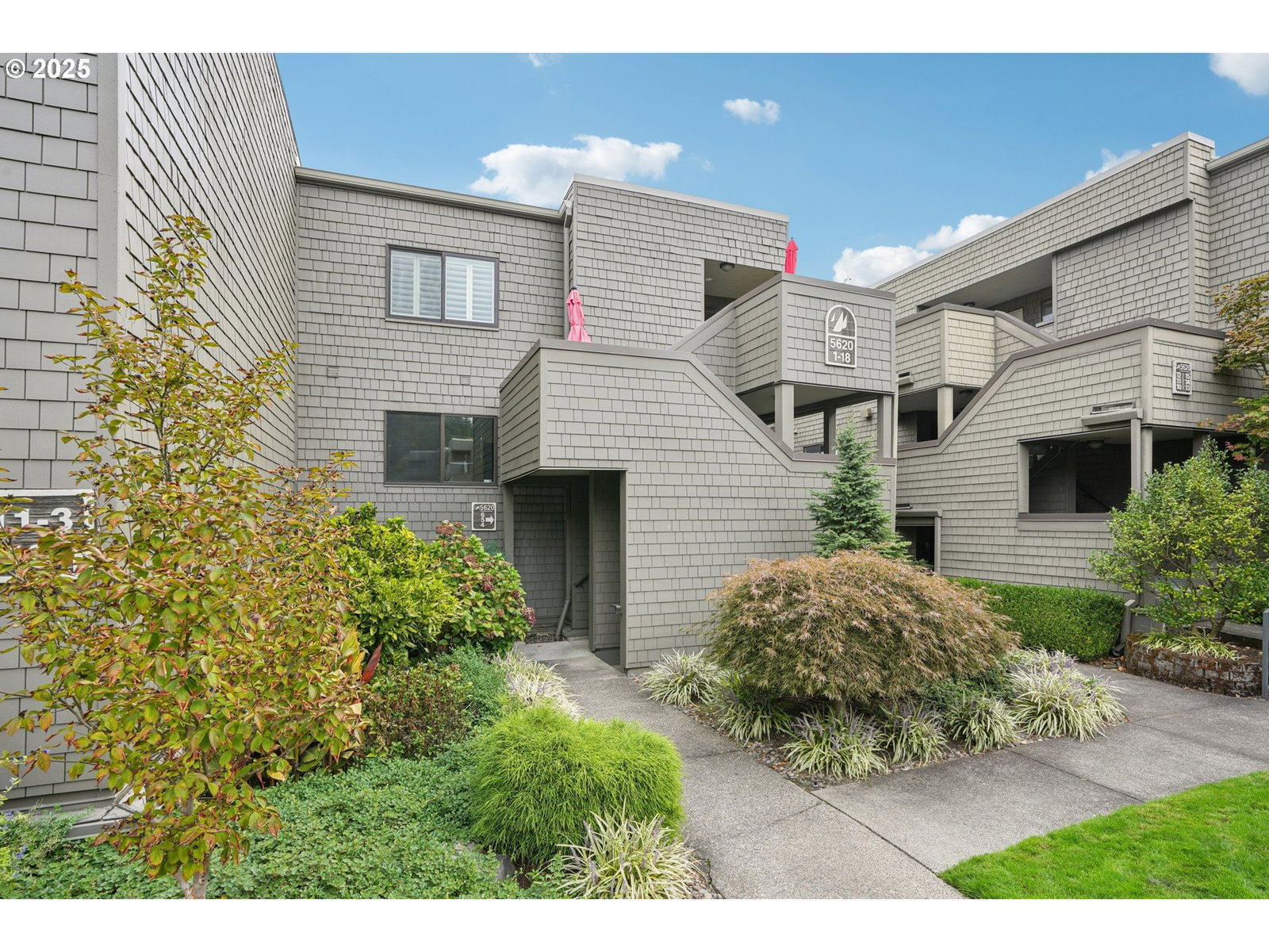 Primary listing photo, 5620 S RIVERSIDE LN #5, Portland, OR, 97239