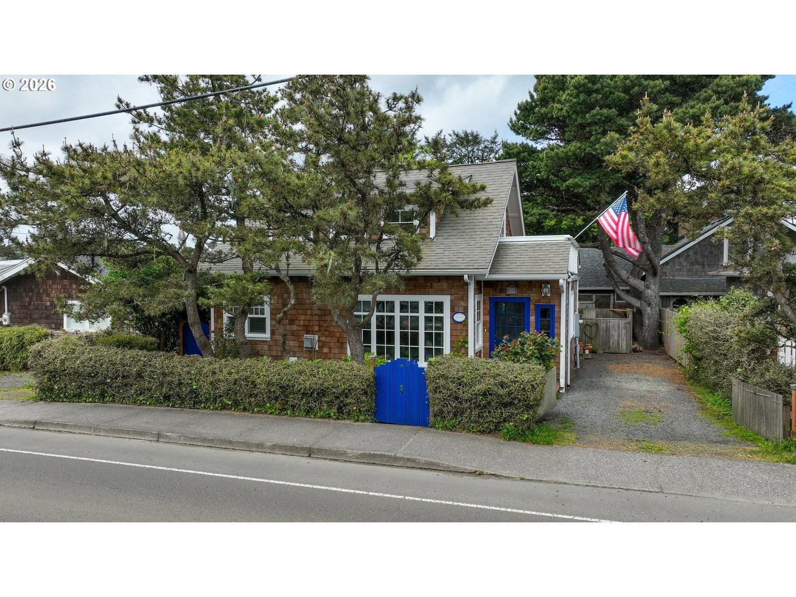 Listing photo 1 of 6