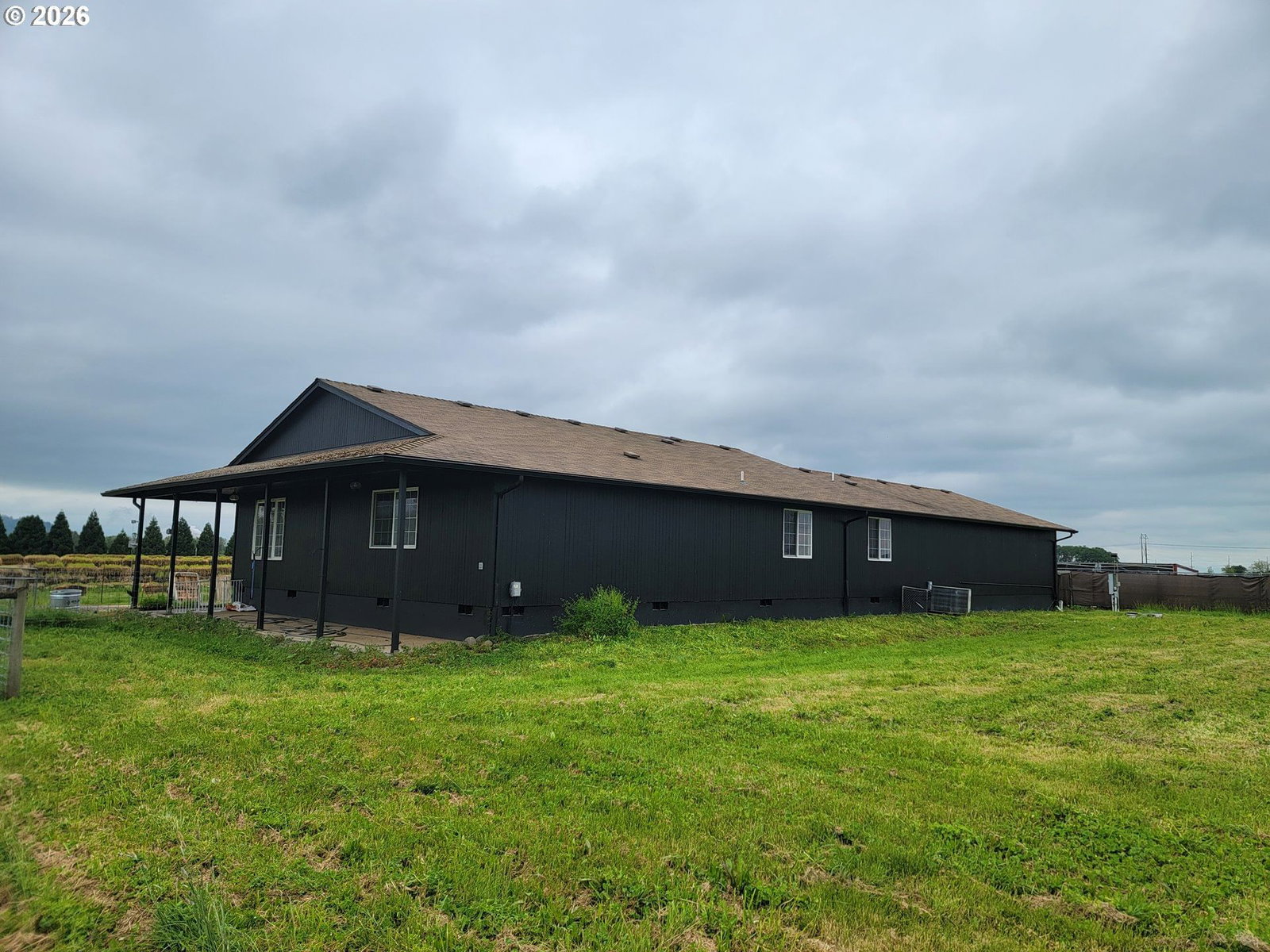 Listing photo 1 of 6