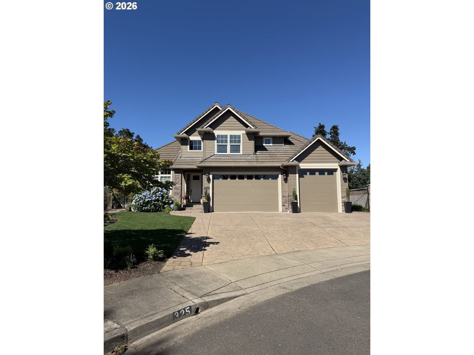 Listing photo 1 of 1