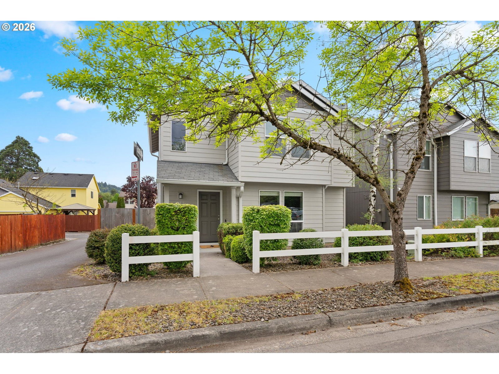 Primary listing photo, 647 SE HOGAN RD, Gresham, OR, 97080