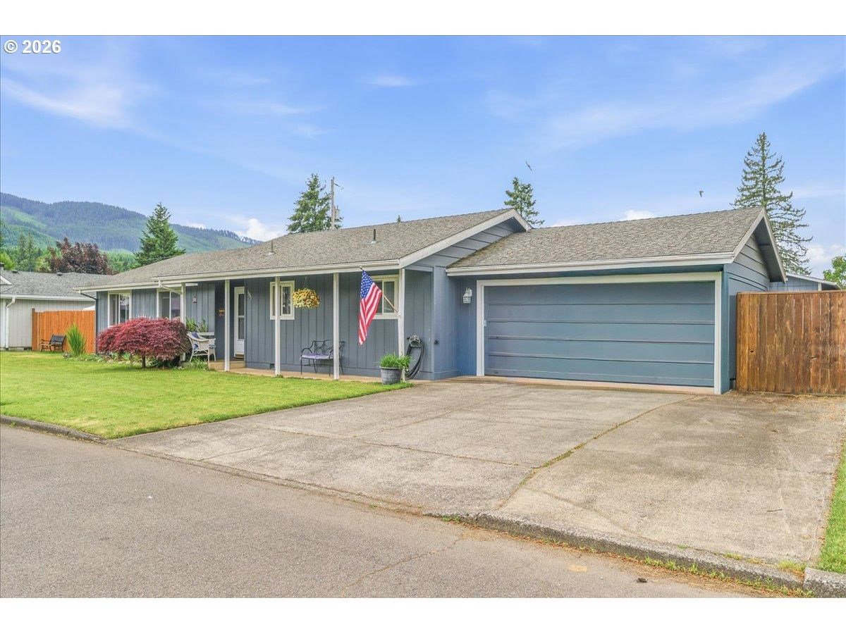 Primary listing photo, 1135 SW 1ST AVE, Mill City, OR, 97360
