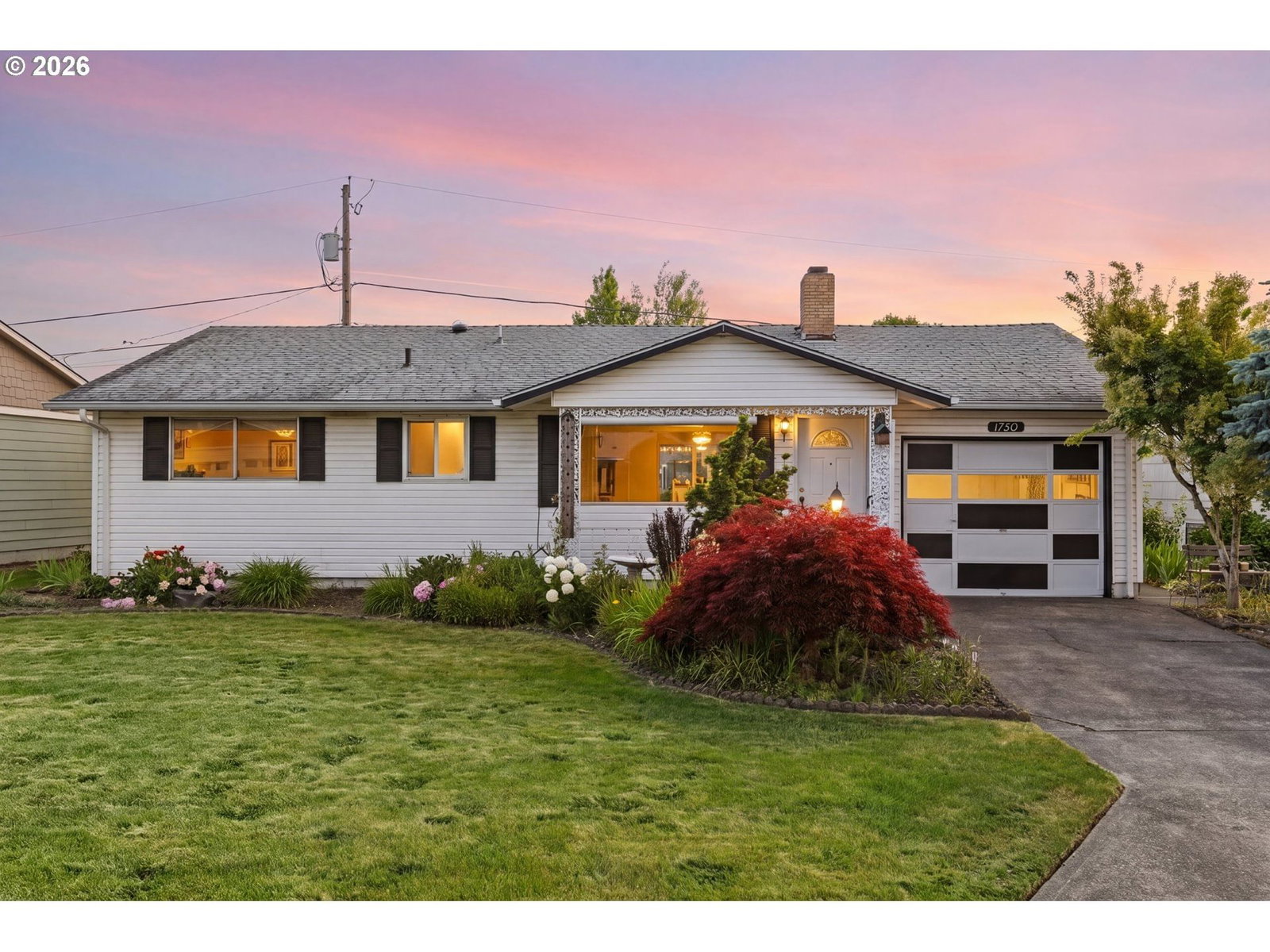 Listing photo 1 of 6