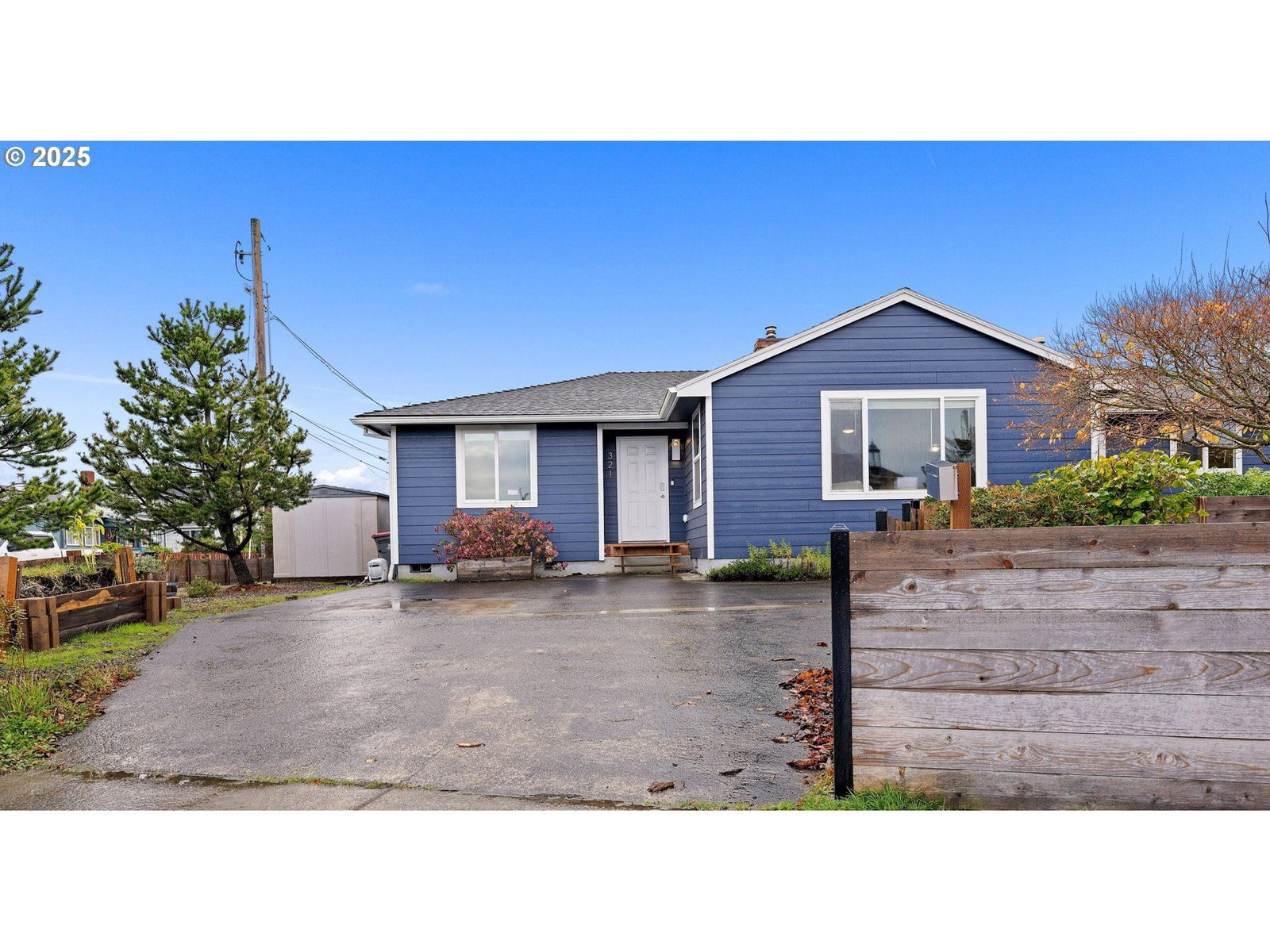 Primary listing photo, 321 N HOLLADAY DR, Seaside, OR, 97138