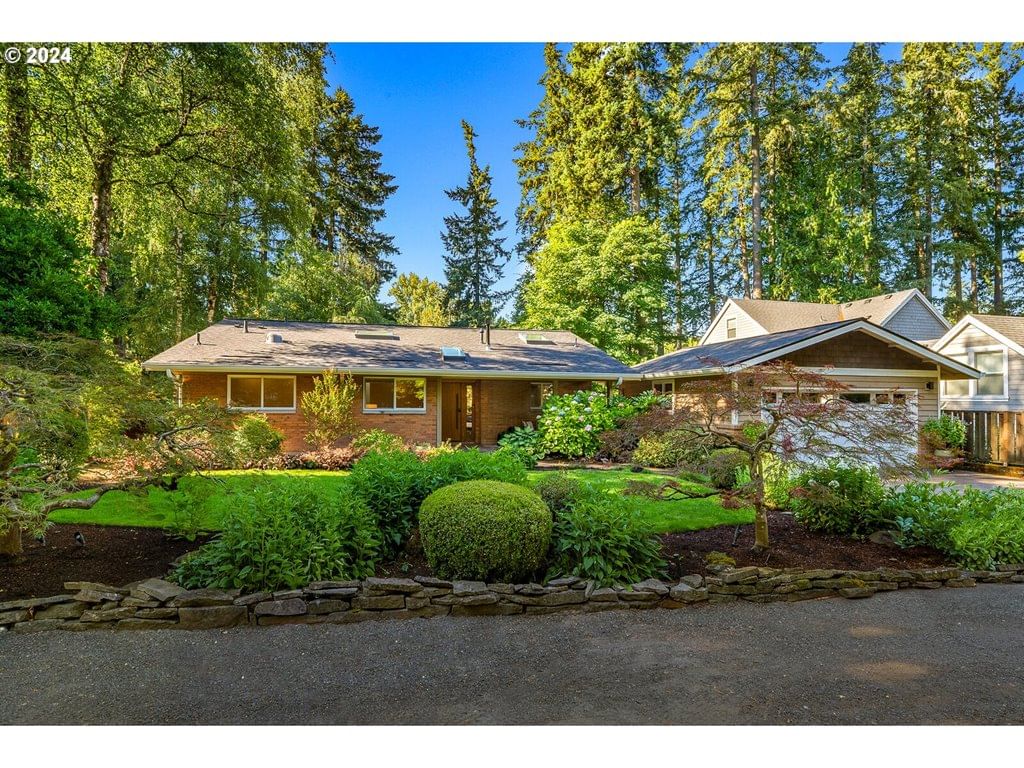 4550 DOGWOOD DR