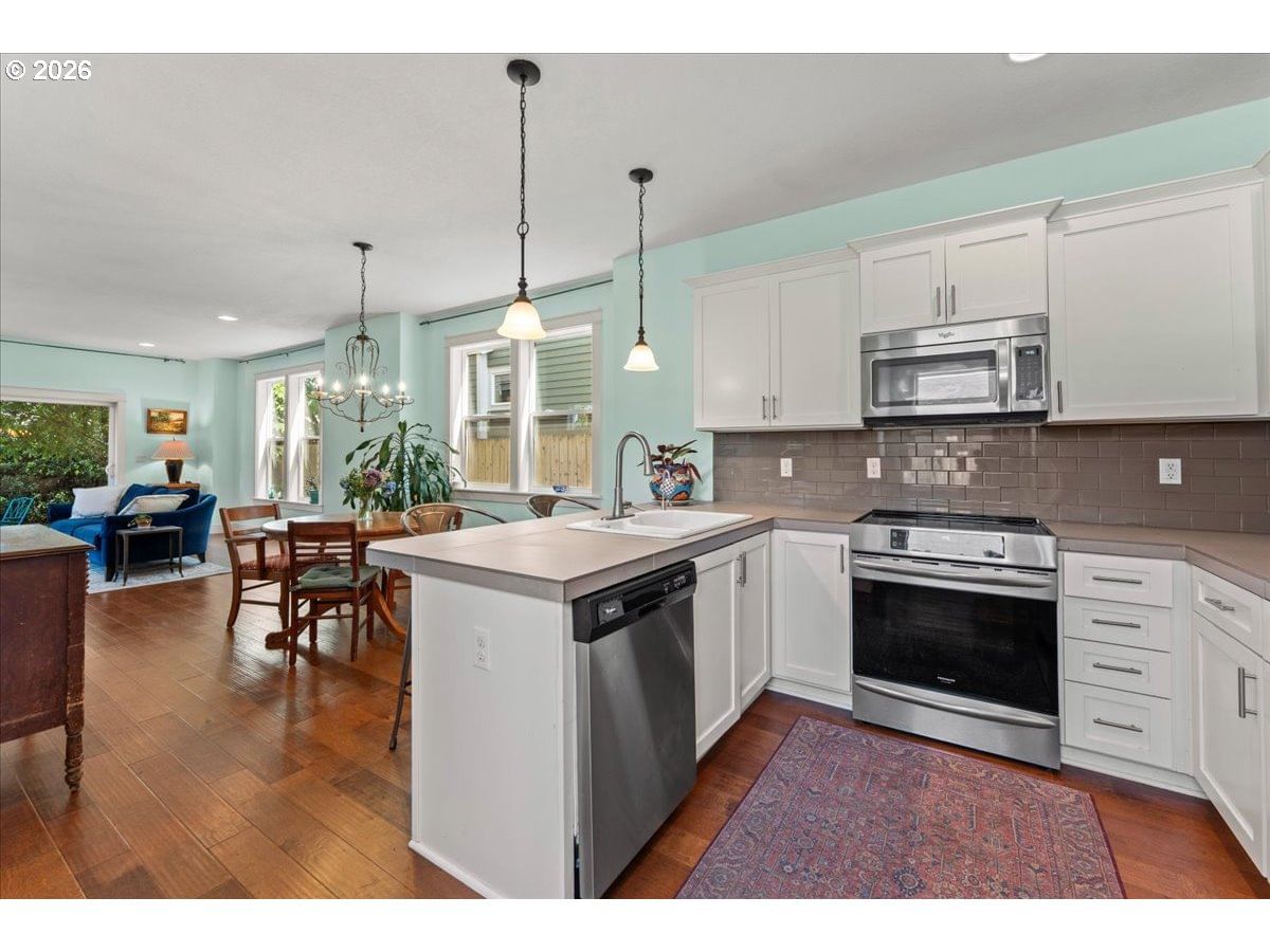 Listing photo 5 of 41, 1520 SE 87TH AVE SE, Portland, OR, 97216