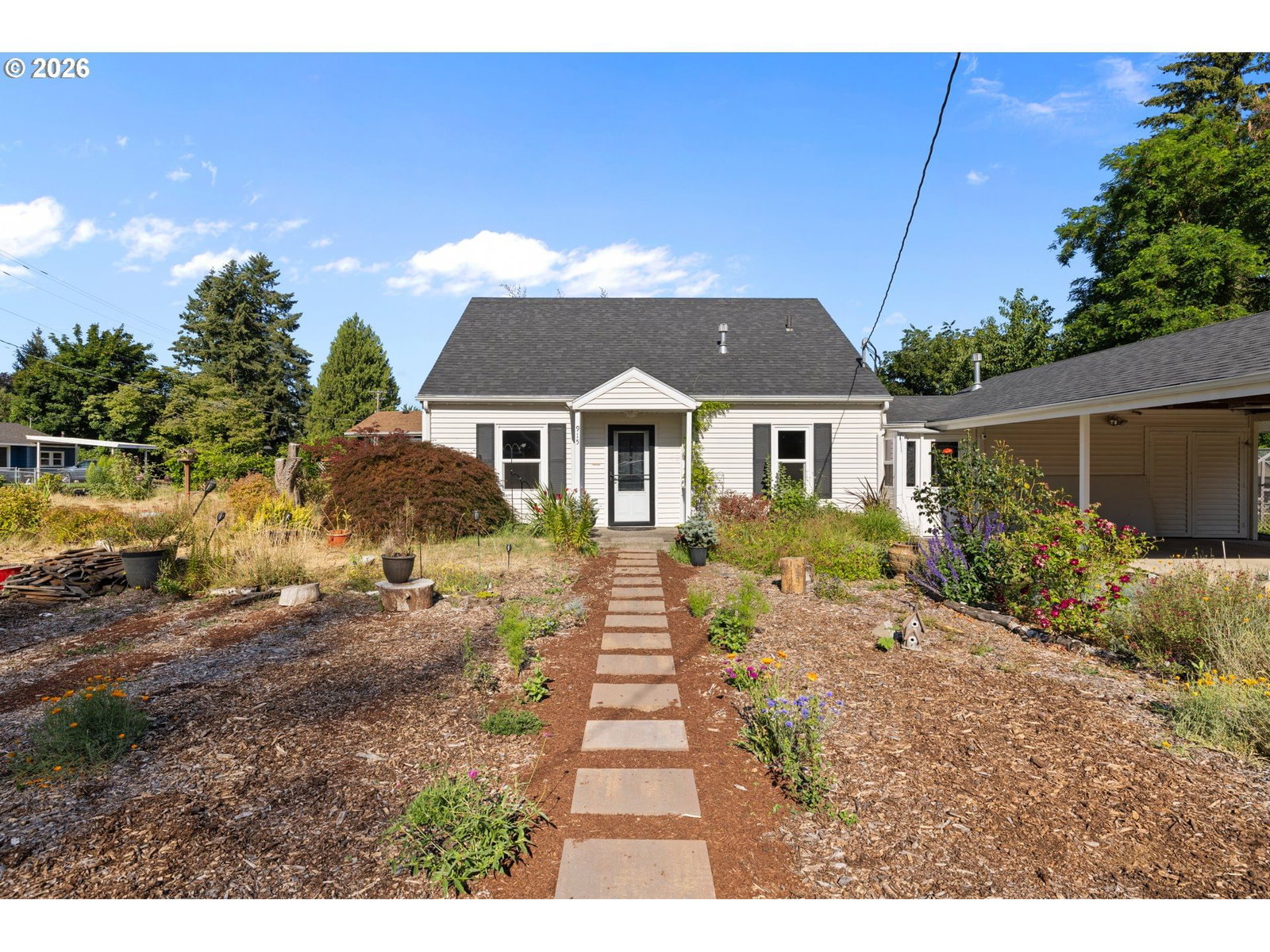 915 N LOCUST ST