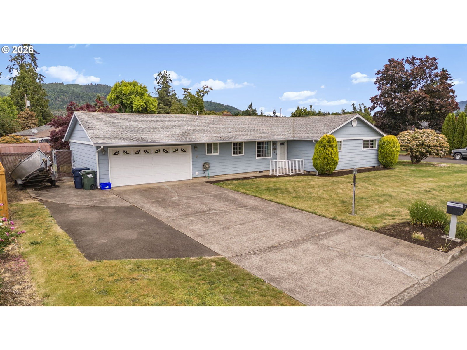Primary listing photo, 2488 VIEWMONT AVE, Springfield, OR, 97477