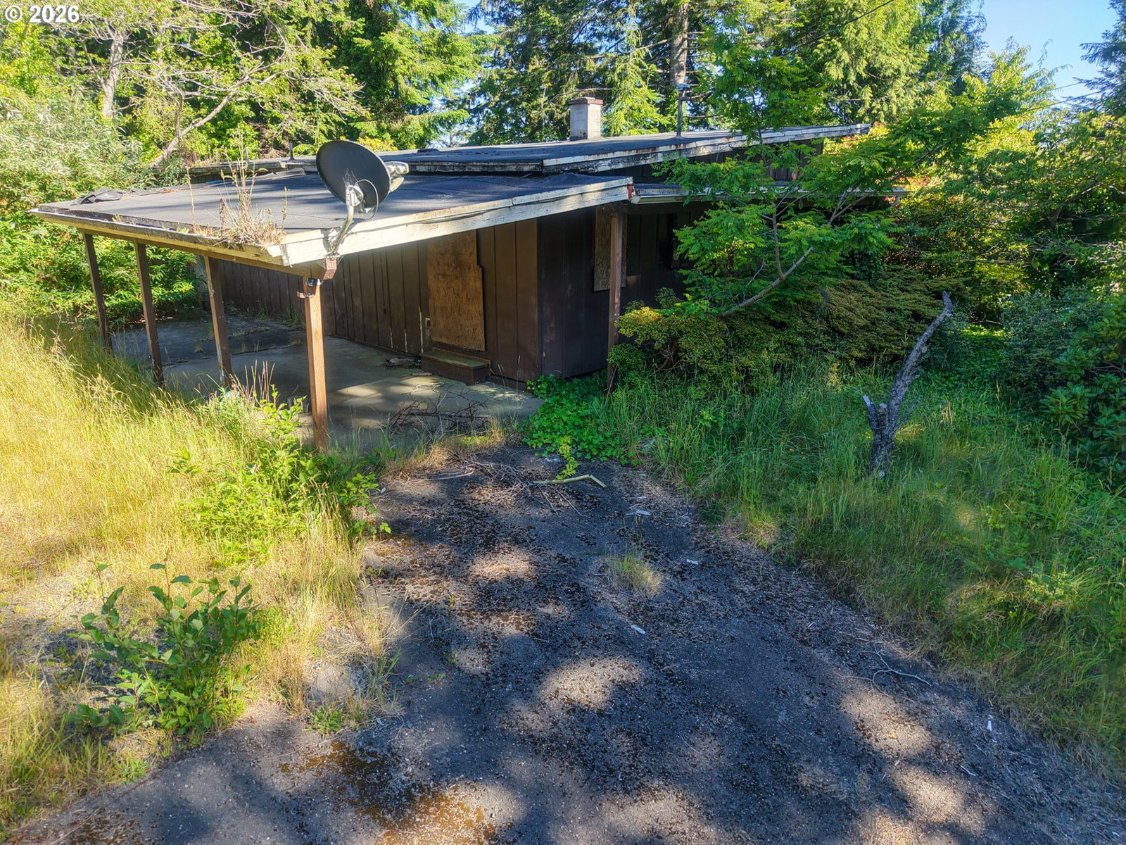 Listing photo 1 of 6