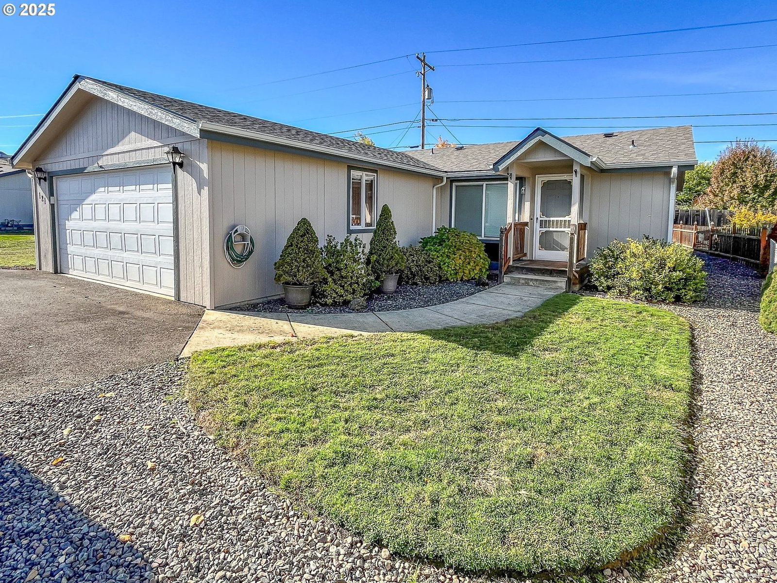 Primary listing photo, 121 MATTHEW LEE CT, Roseburg, OR, 97471
