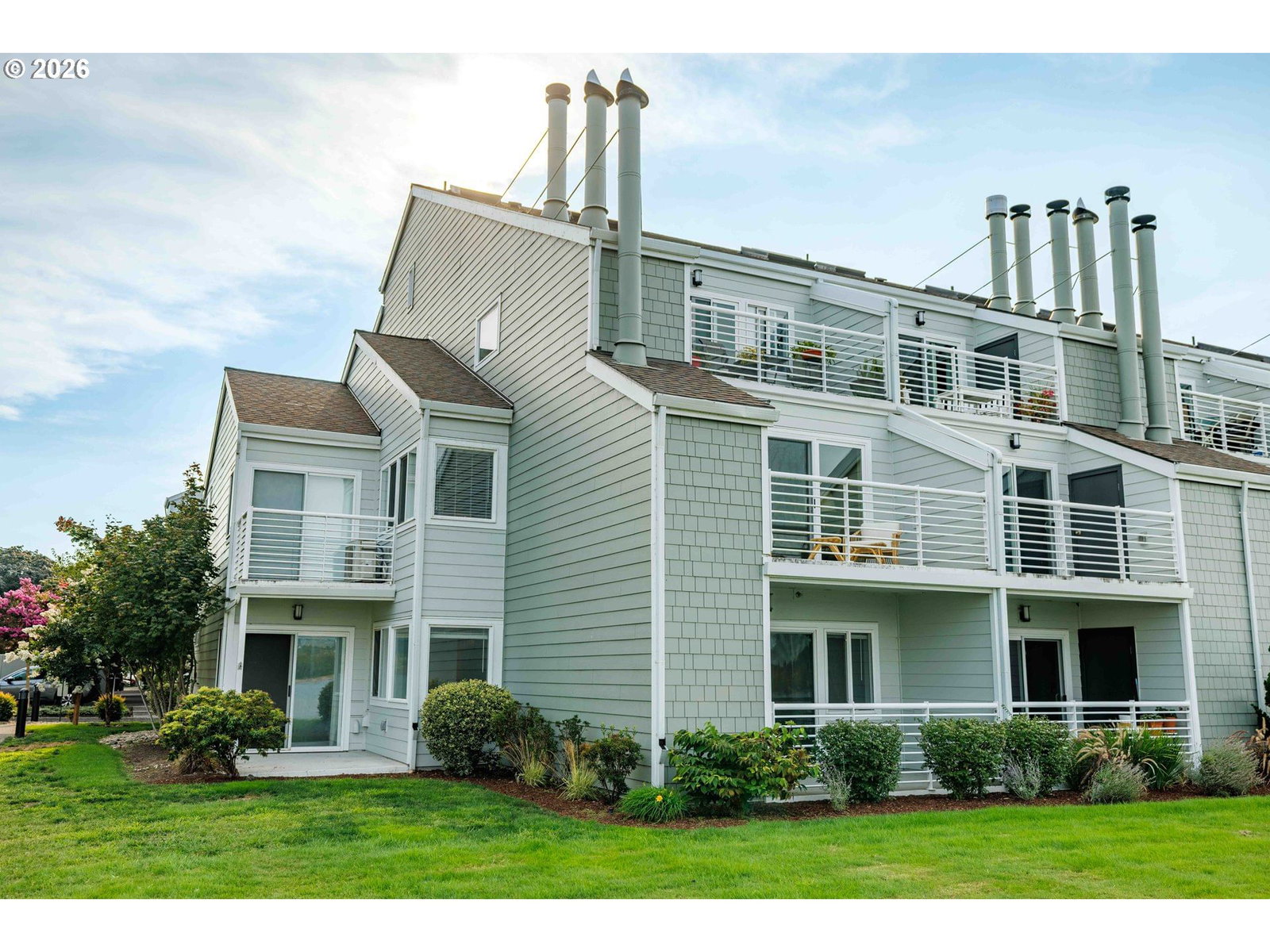 Primary listing photo, 125 N HAYDEN BAY DR, Portland, OR, 97217