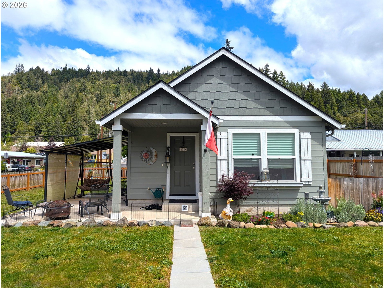 Listing photo 1 of 6