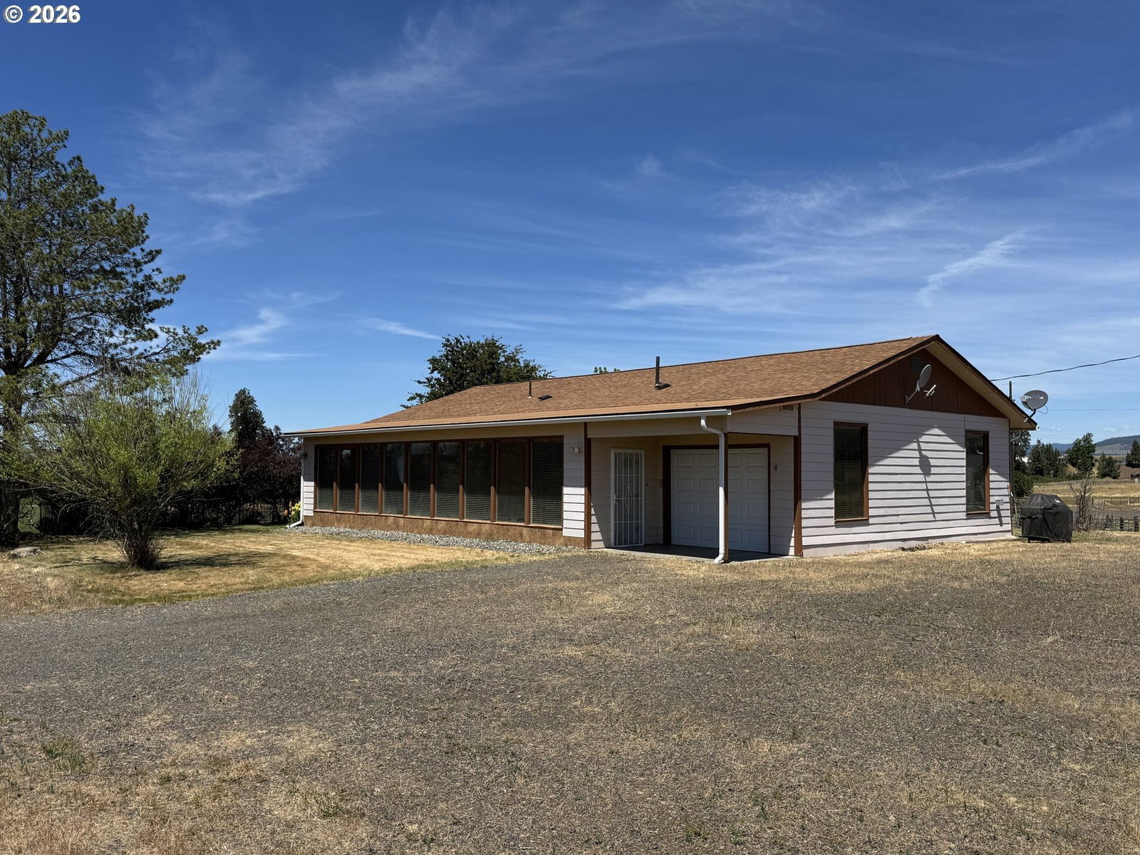 Listing photo 1 of 6