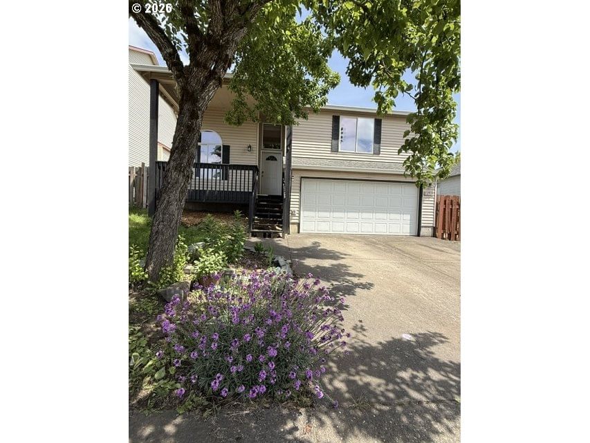 Listing photo 1 of 6