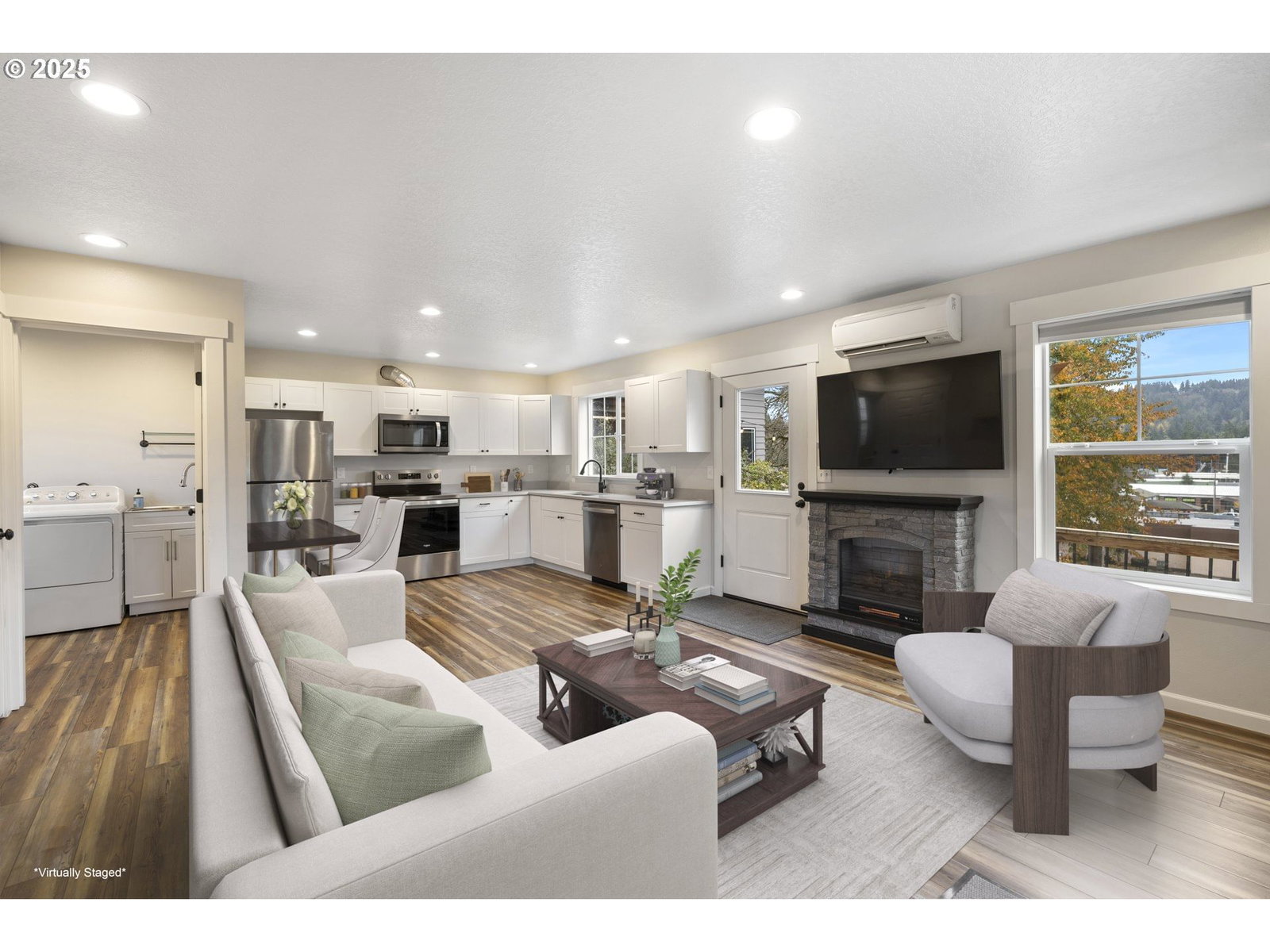 Listing photo 5 of 48, 130 W 1ST AVE, Estacada, OR, 97023