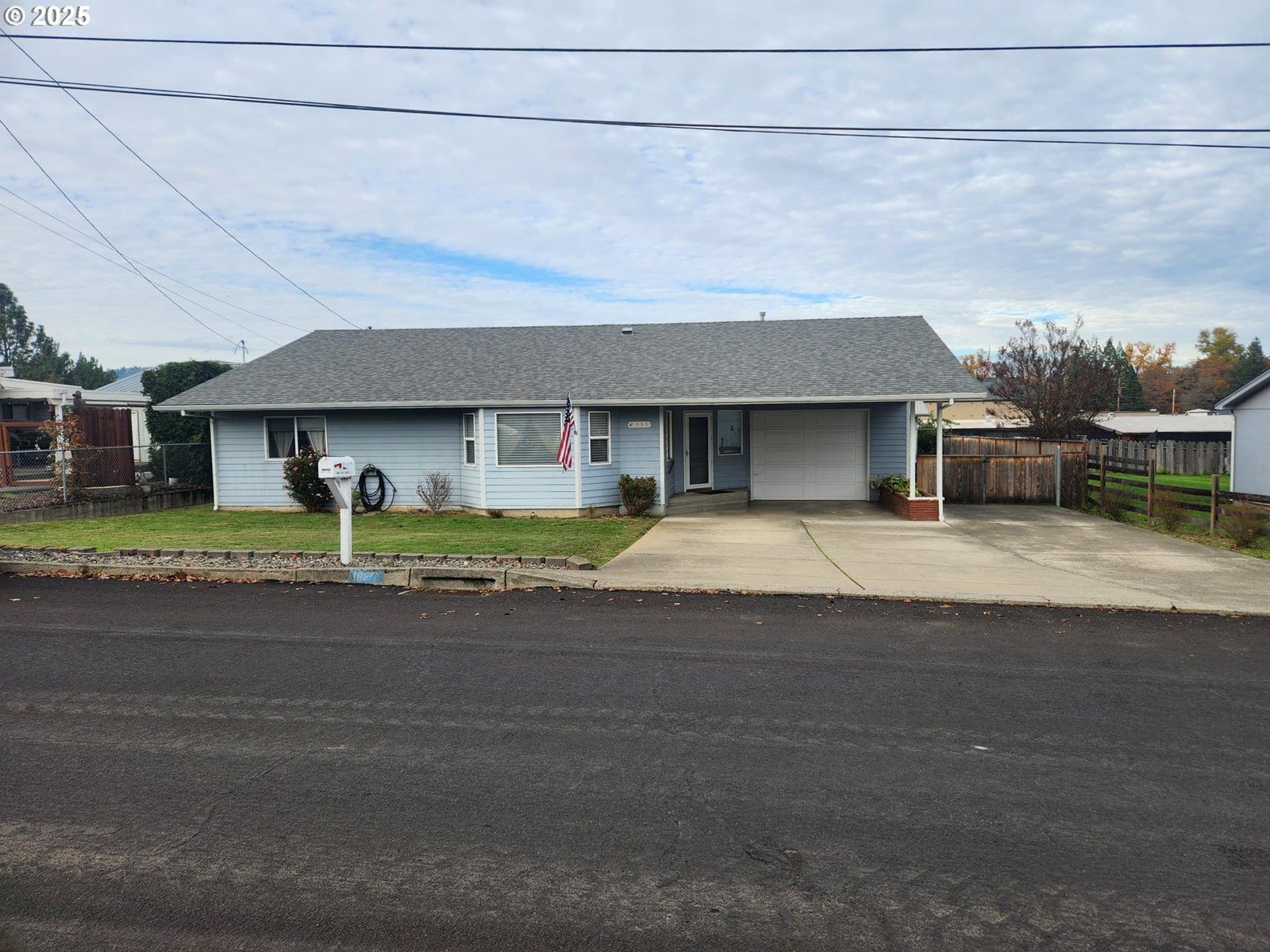 Primary listing photo, 1880 LINNELL AVE, Roseburg, OR, 97471