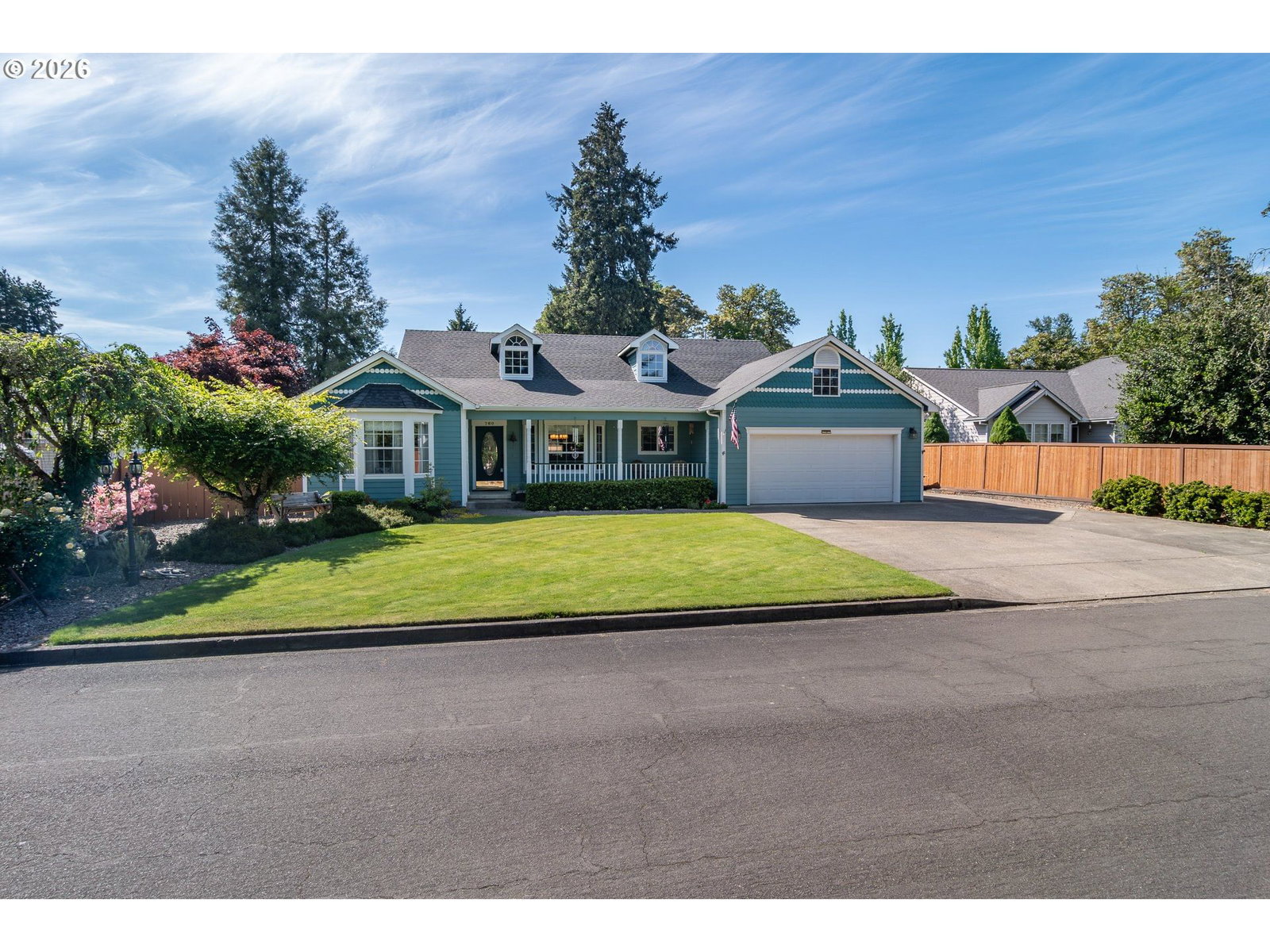 Primary listing photo, 760 W HICKORY ST, Roseburg, OR, 97471