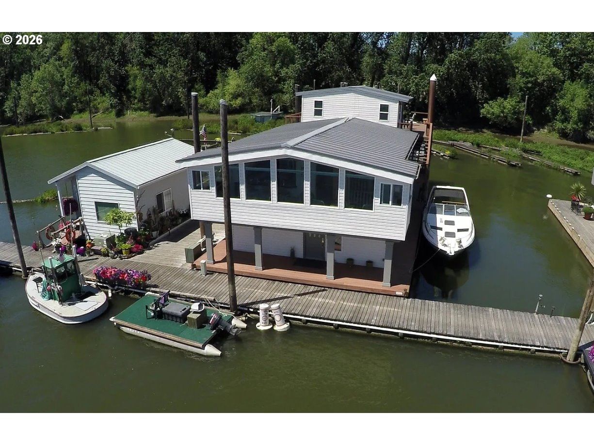 Listing photo 1 of 6