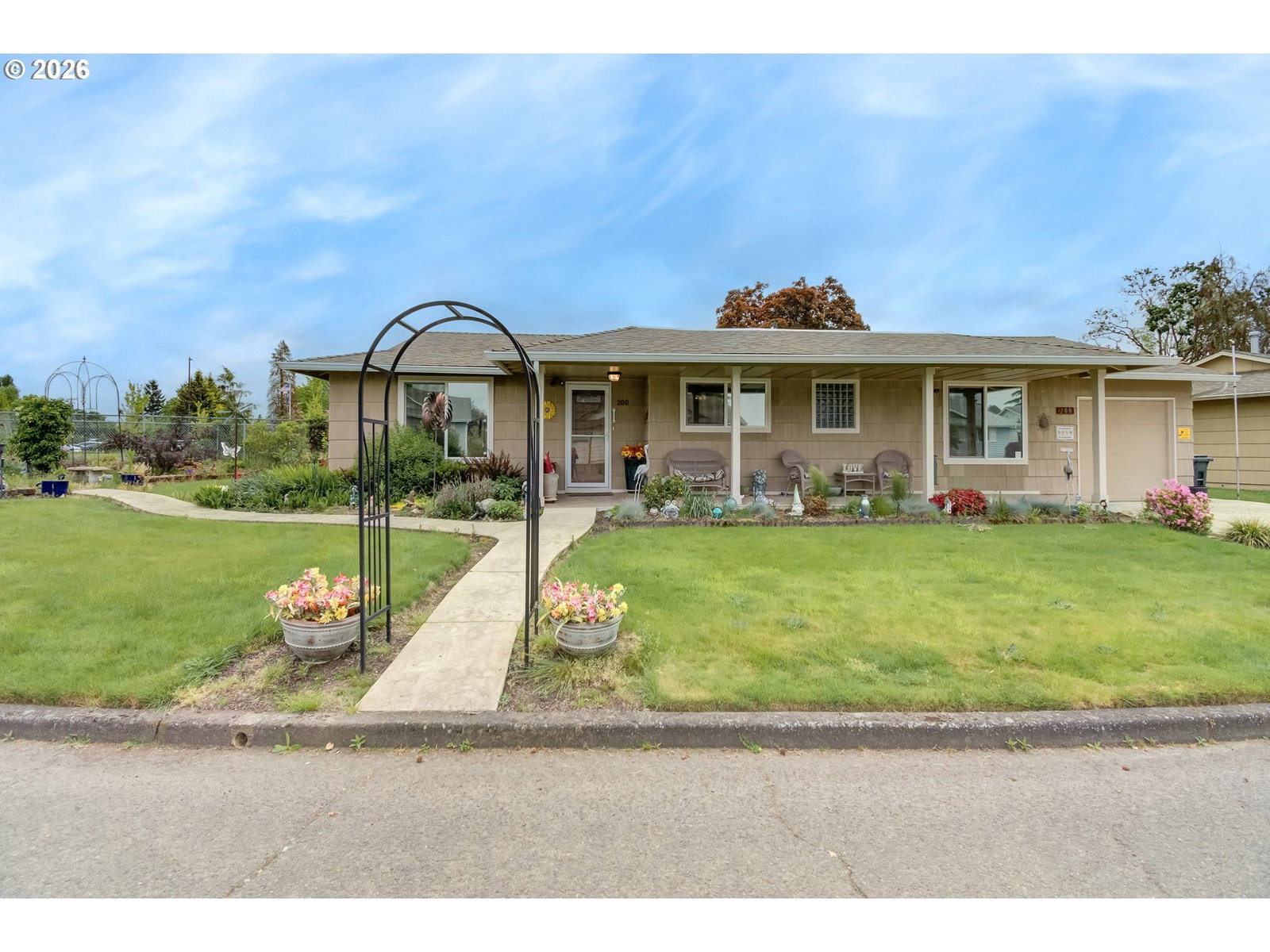 Primary listing photo, 200 S CASCADE DR, Woodburn, OR, 97071