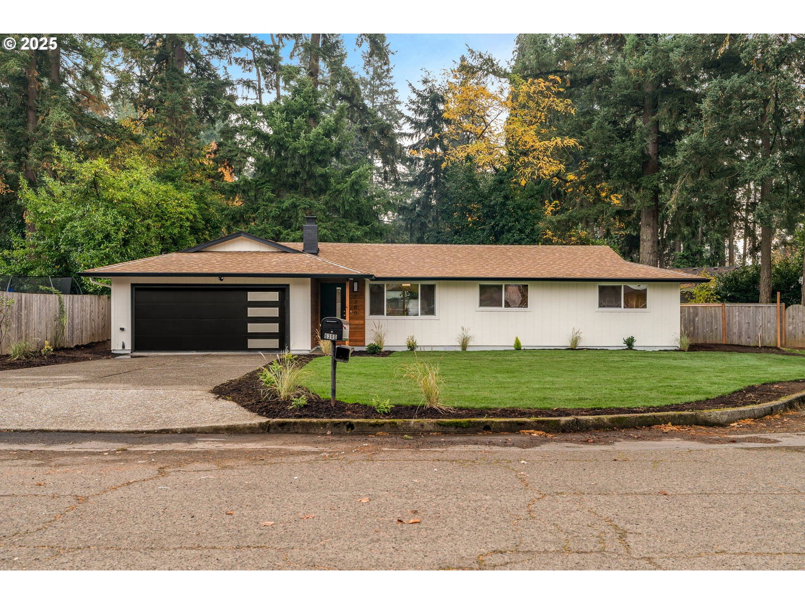 Primary listing photo, 6300 SHAKESPEARE ST, Lake Oswego, OR, 97035