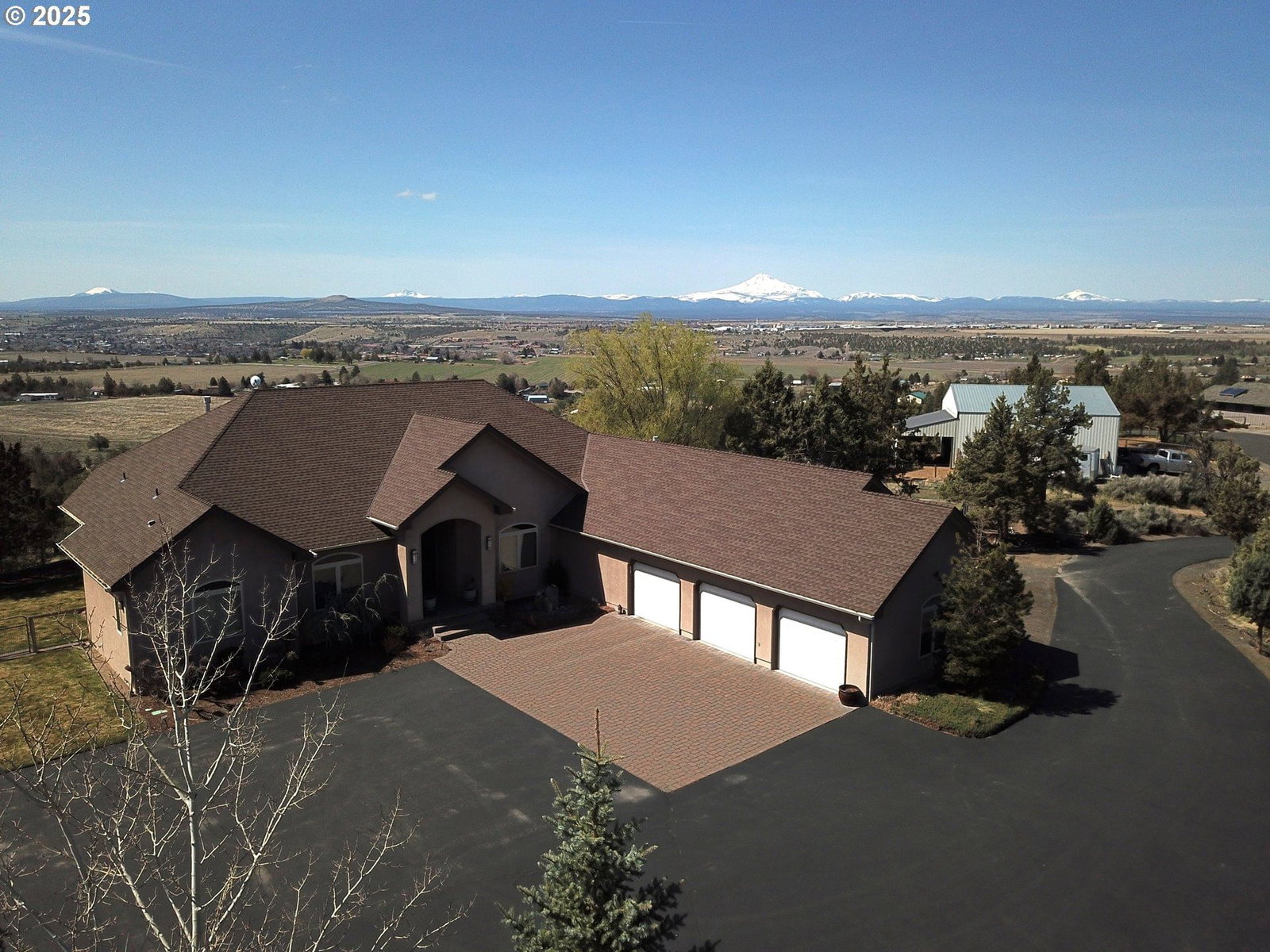Primary listing photo, 1115 NE CLARK DR, Madras, OR, 97741
