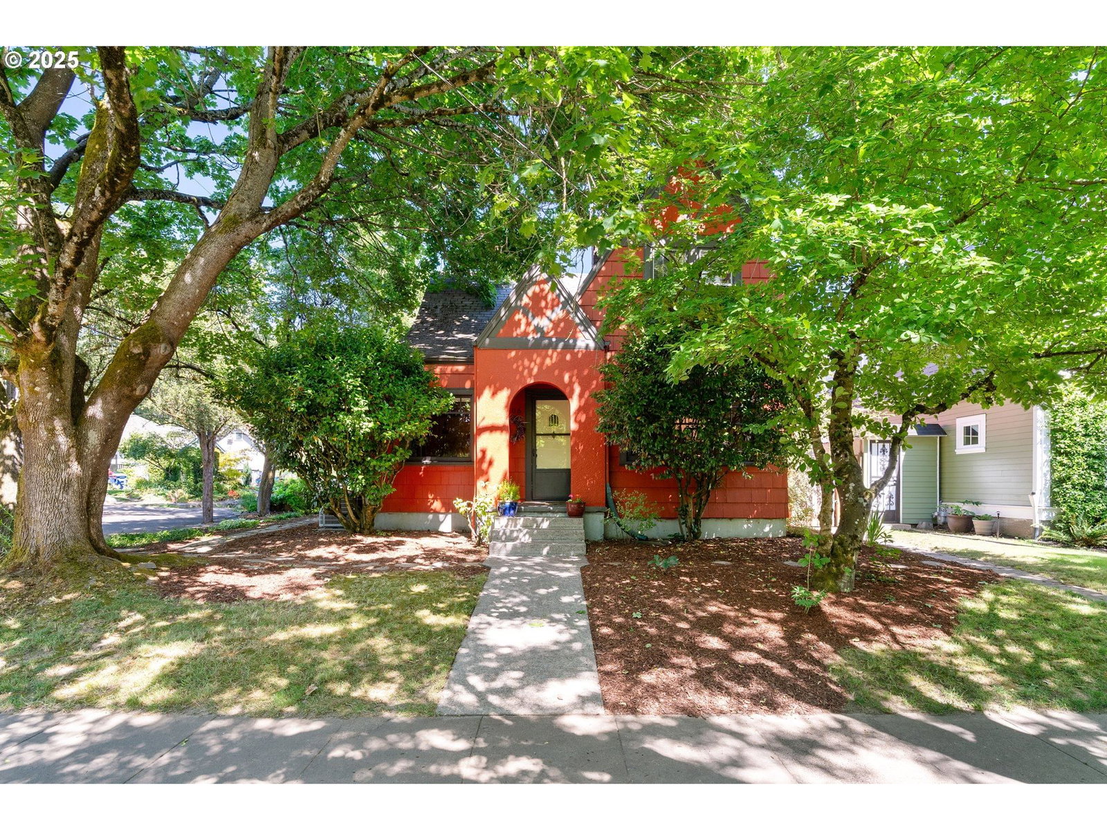 Primary listing photo, 2406 SE 30TH AVE, Portland, OR, 97214