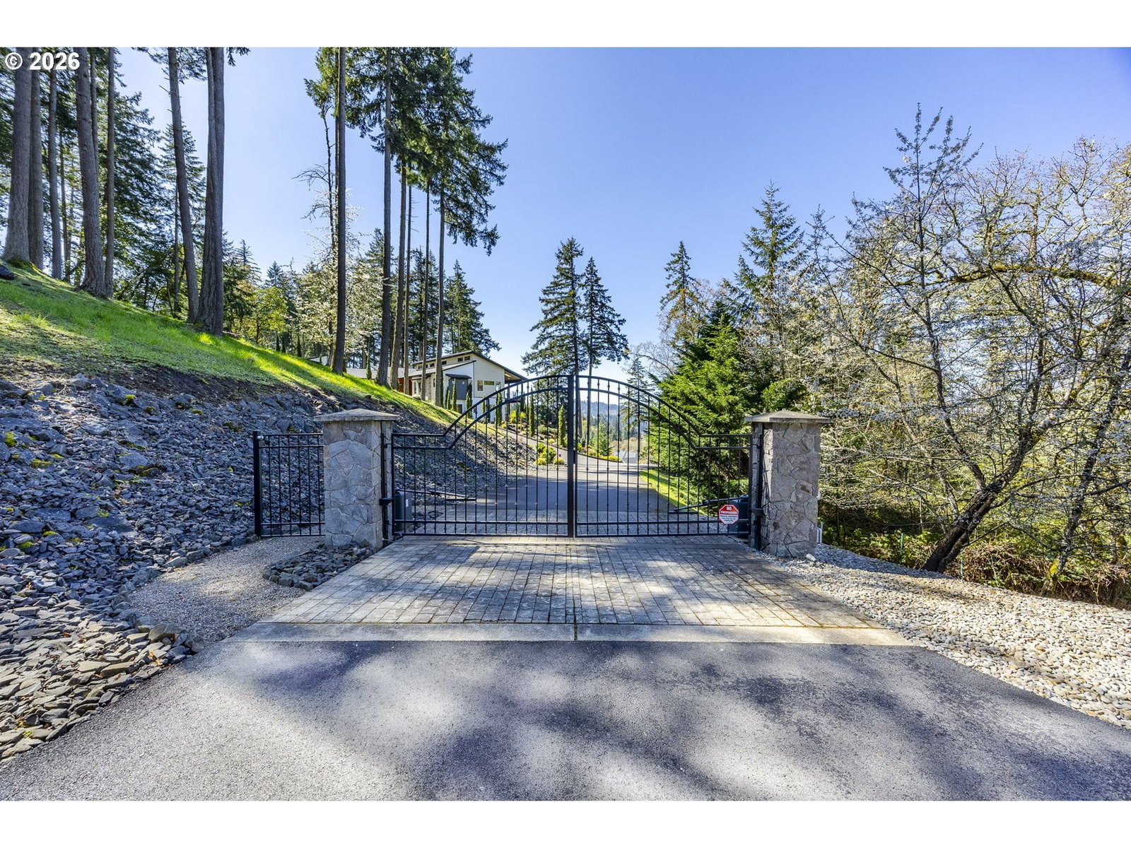 Primary listing photo, 4048 EAGLE VIEW DR, Eugene, OR, 97405