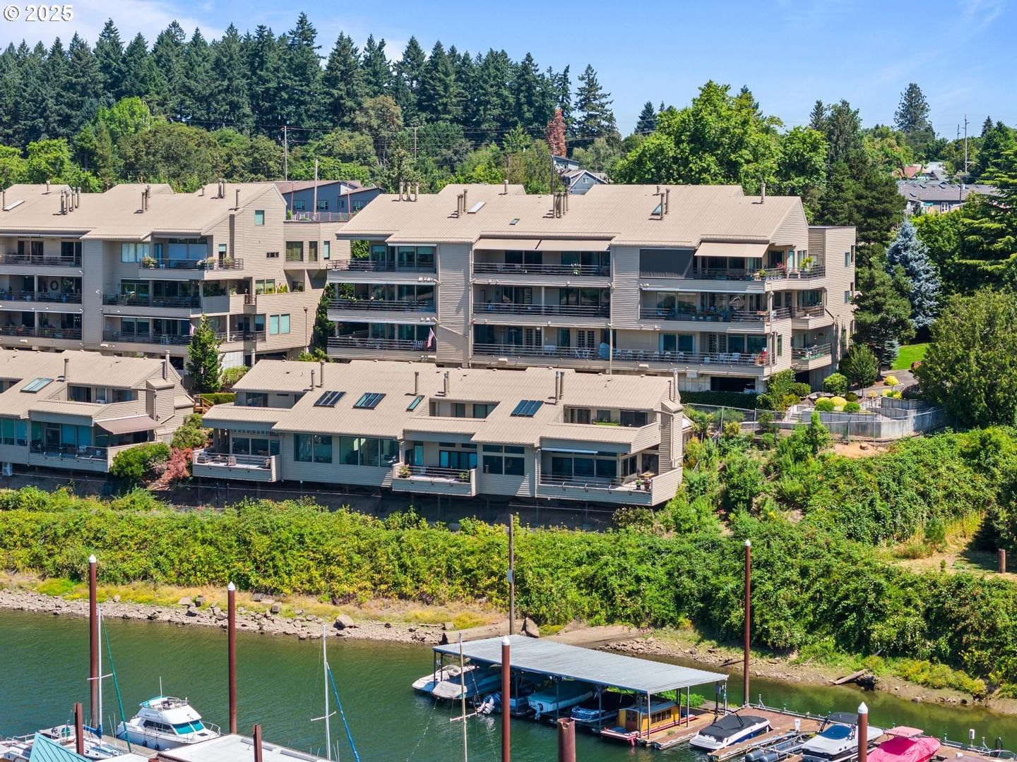 Primary listing photo, 318 SE SPOKANE ST #3, Portland, OR, 97202