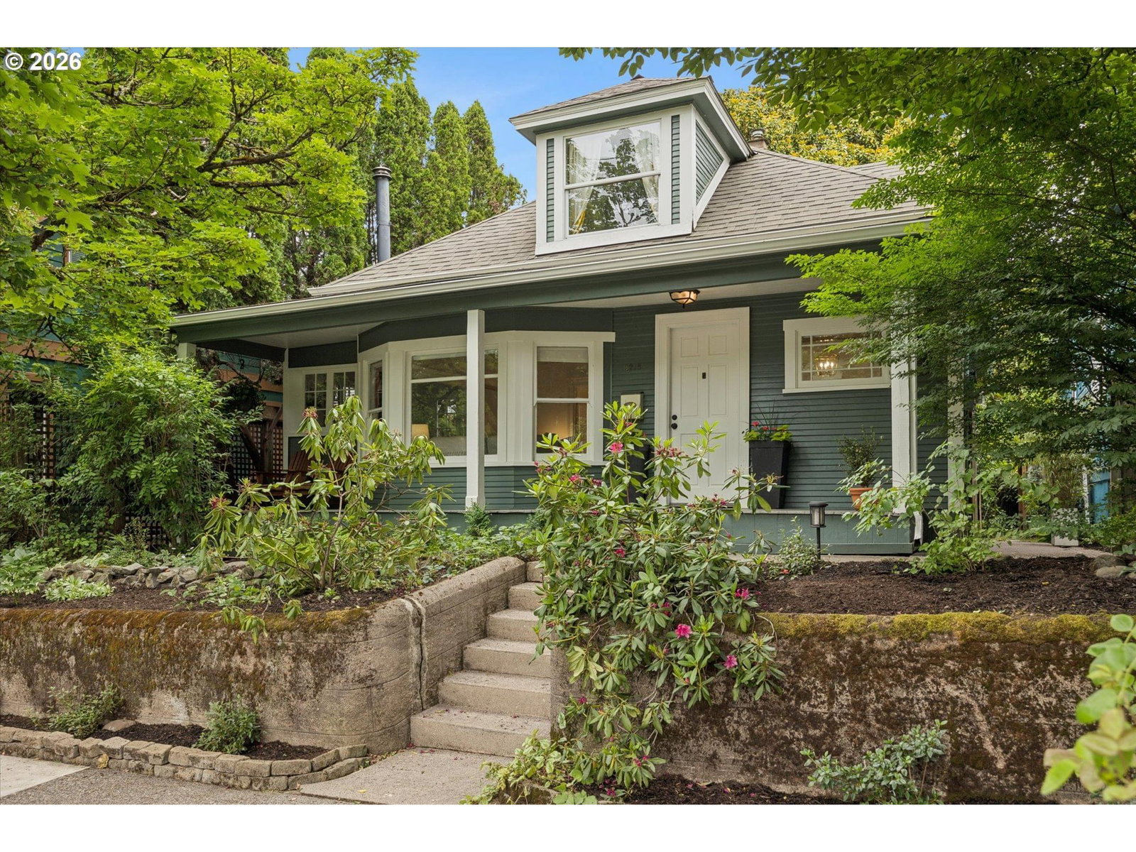 Primary listing photo, 3218 S WATER AVE, Portland, OR, 97239