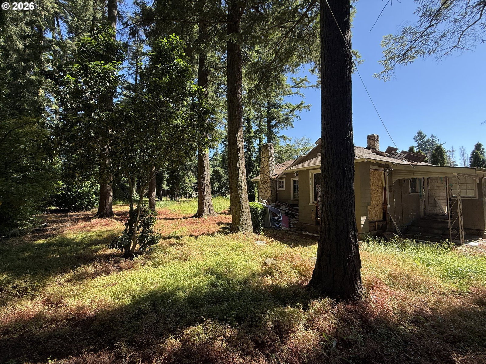 Listing photo 1 of 2