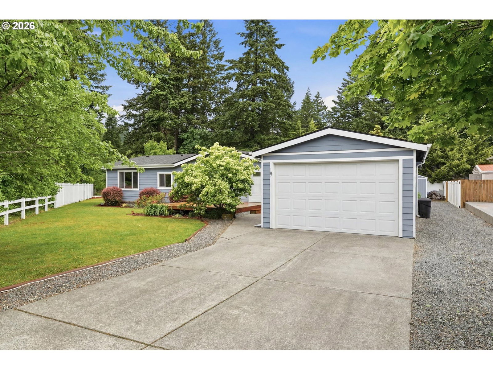 Listing photo 1 of 6