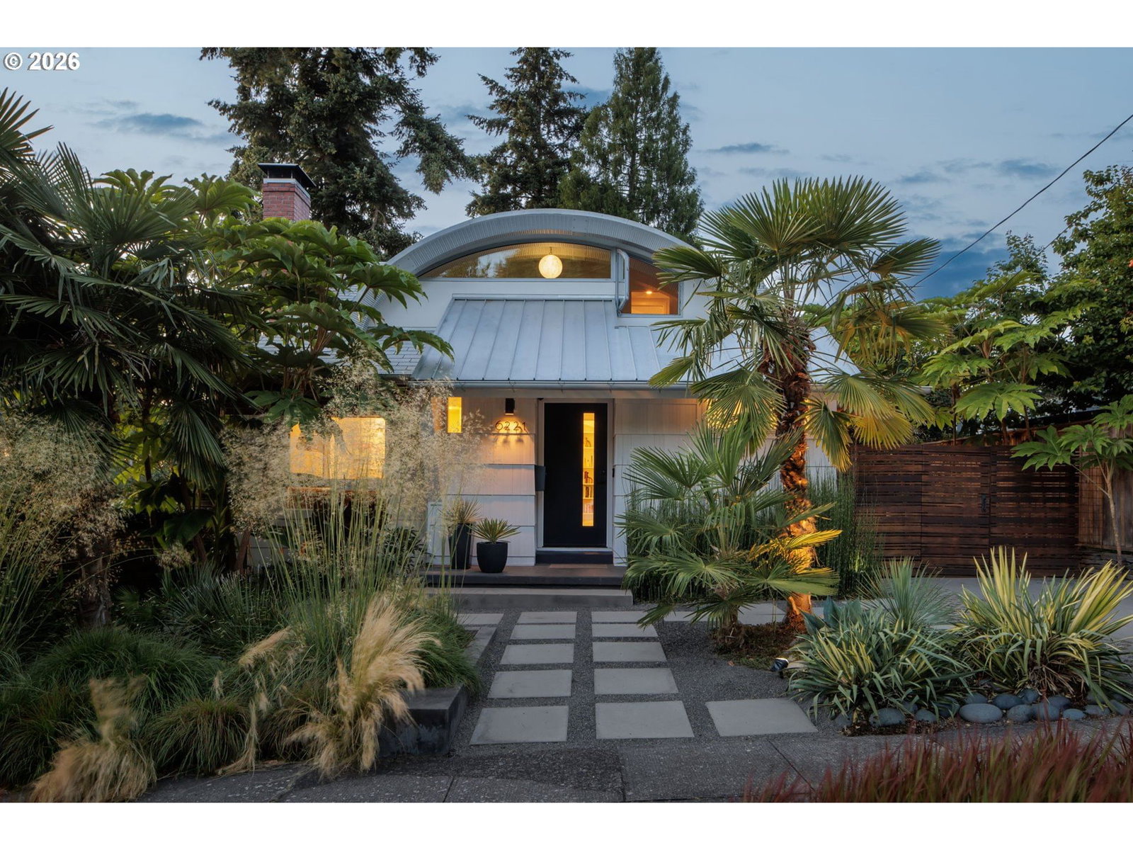 Primary listing photo, 6221 SE ASH ST, Portland, OR, 97215