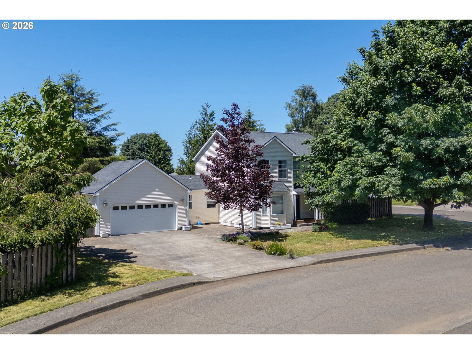 Listing photo 1 of 6